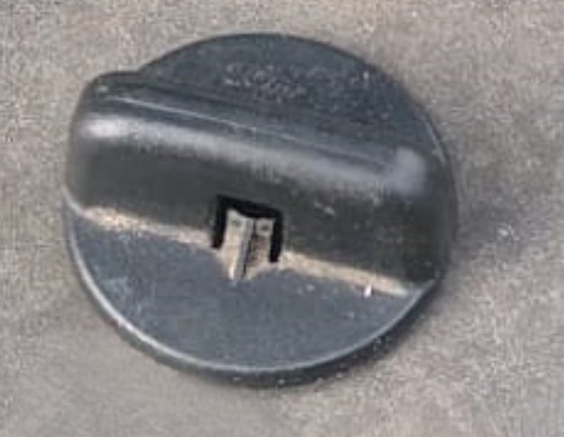 Wingnut for battery compartment cover for Toyota Avensis (2004) T4 2.4 Litre but probably many other models too.