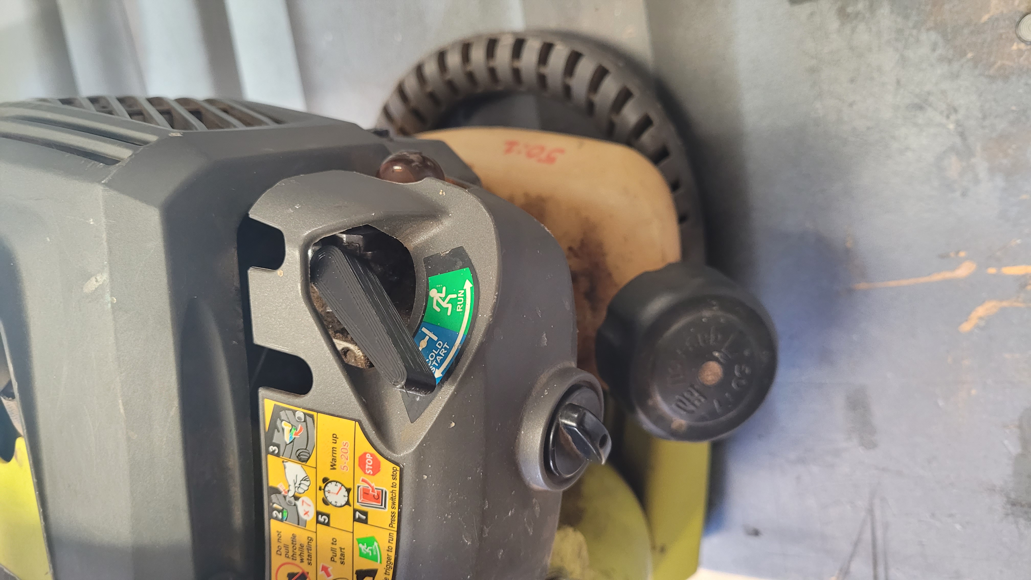 Ryobi Leaf blower choke lever