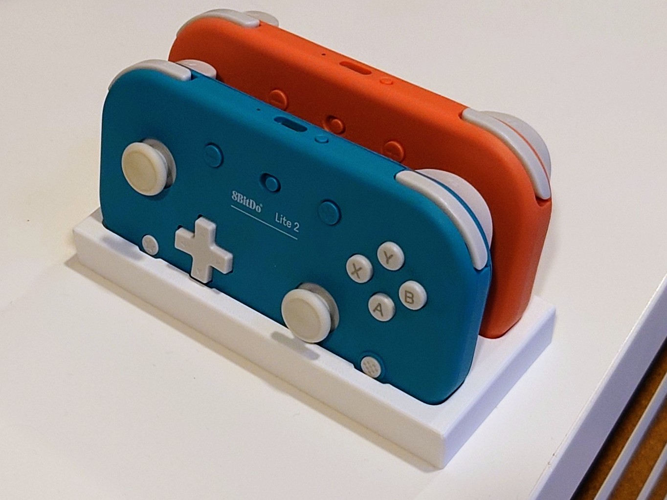 8bitdo Lite 2 controllers stand