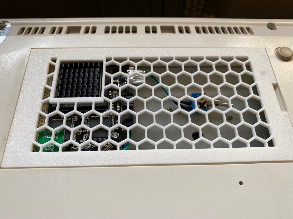 Amiga 1200 Trapdoor Cover with Cut-out for ACA1221ec Heatsink