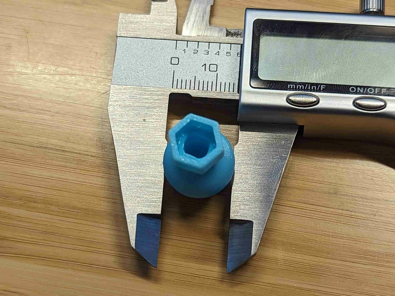 Tweaked ballnut with steel M5 nut insert for articulating camera system