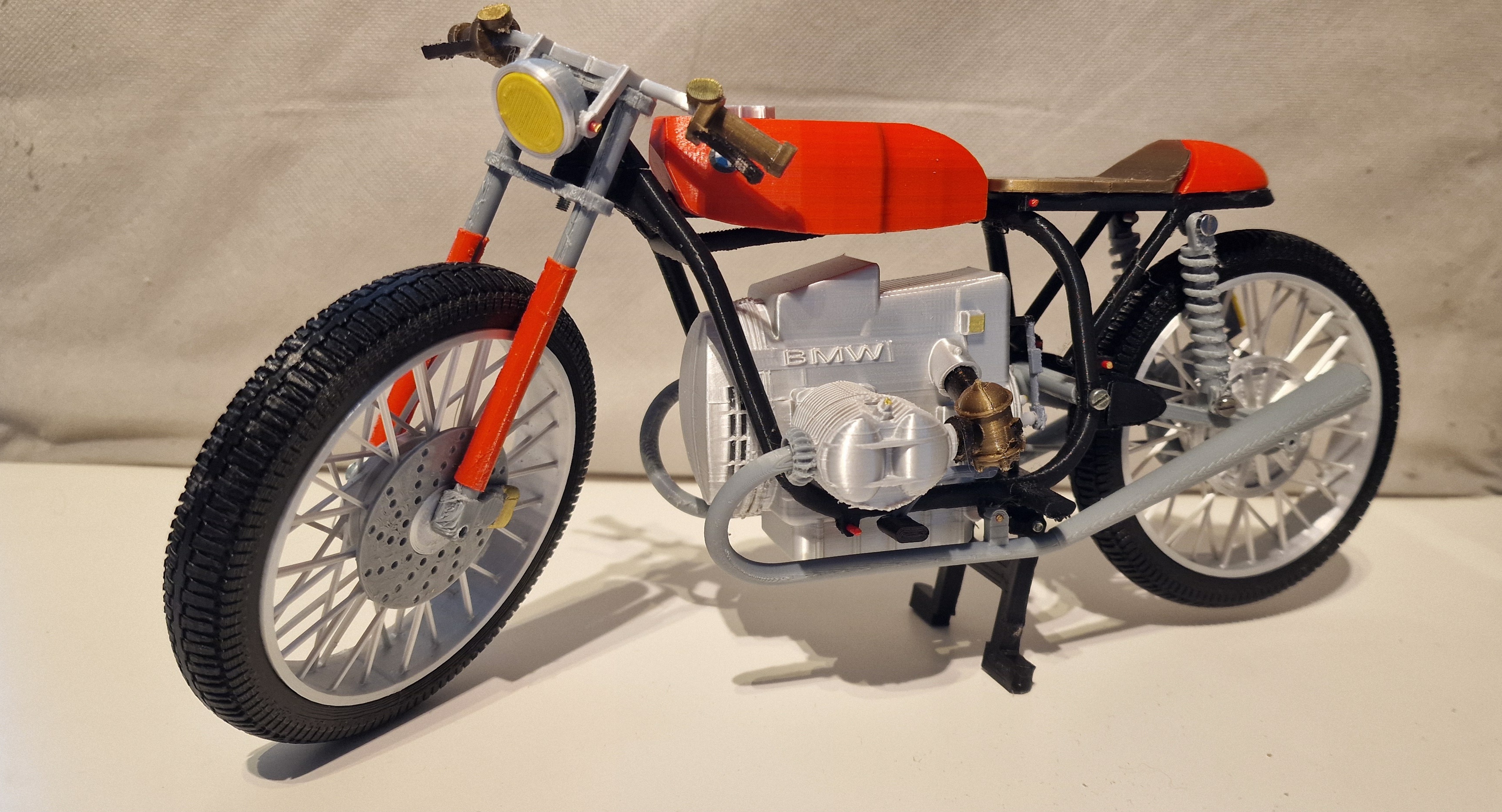 BMW R80 ME 121 Year 1980 motorcycle scale 1:6 Designer Ed van der Heijden.