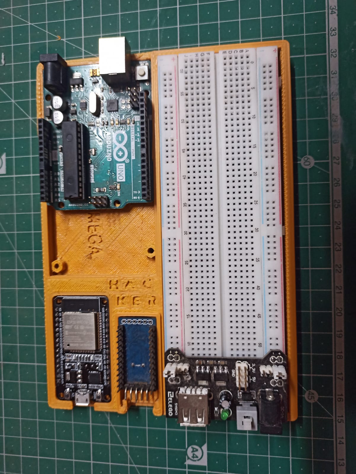 DIY holder (ESP32,ARDUINO UNO,MEGA,NANO,MINI,BREADBOARD)