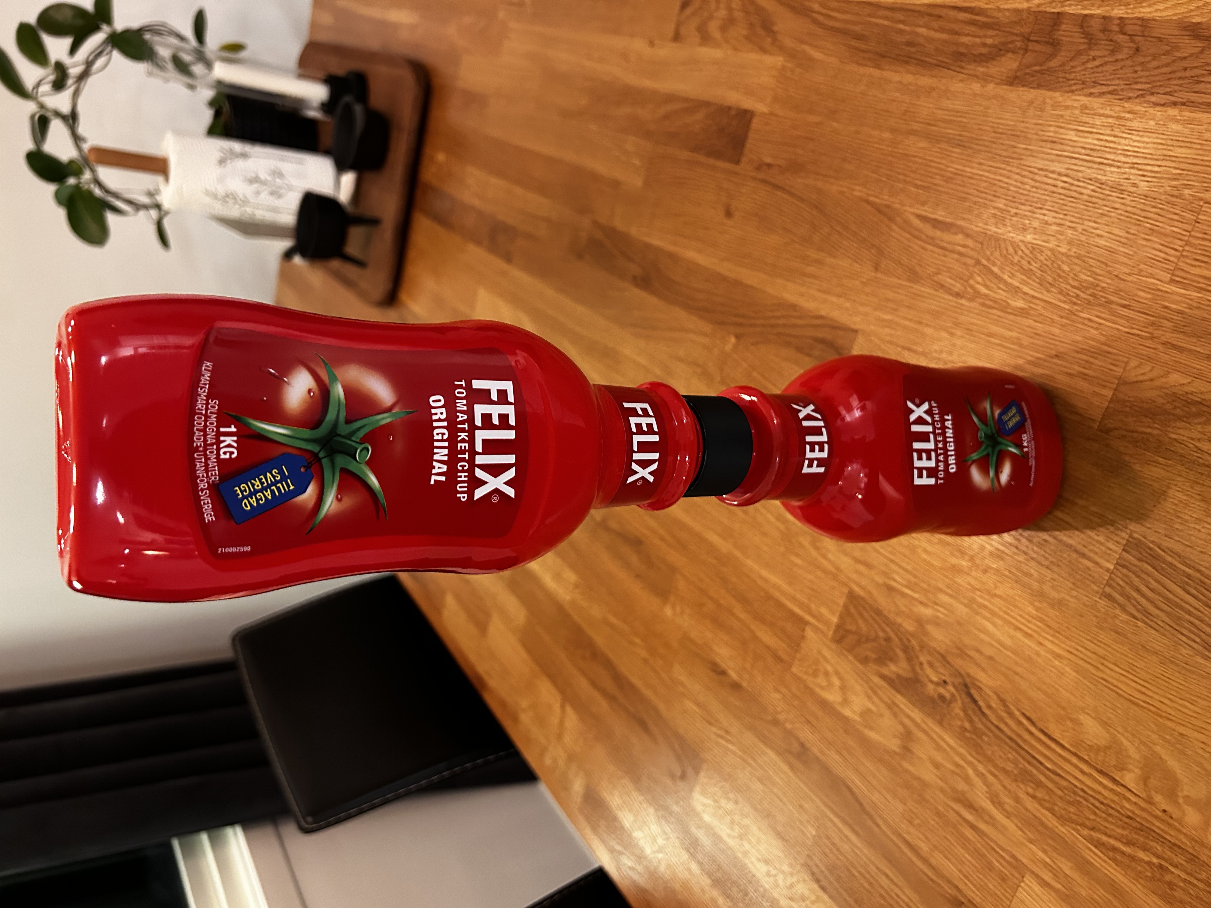 Felix Ketchup Bottle Coupler