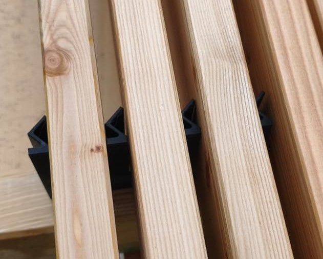 Vertical Drying Spacer Clip for 24-25mm Wood Planks - Tiskosaurus