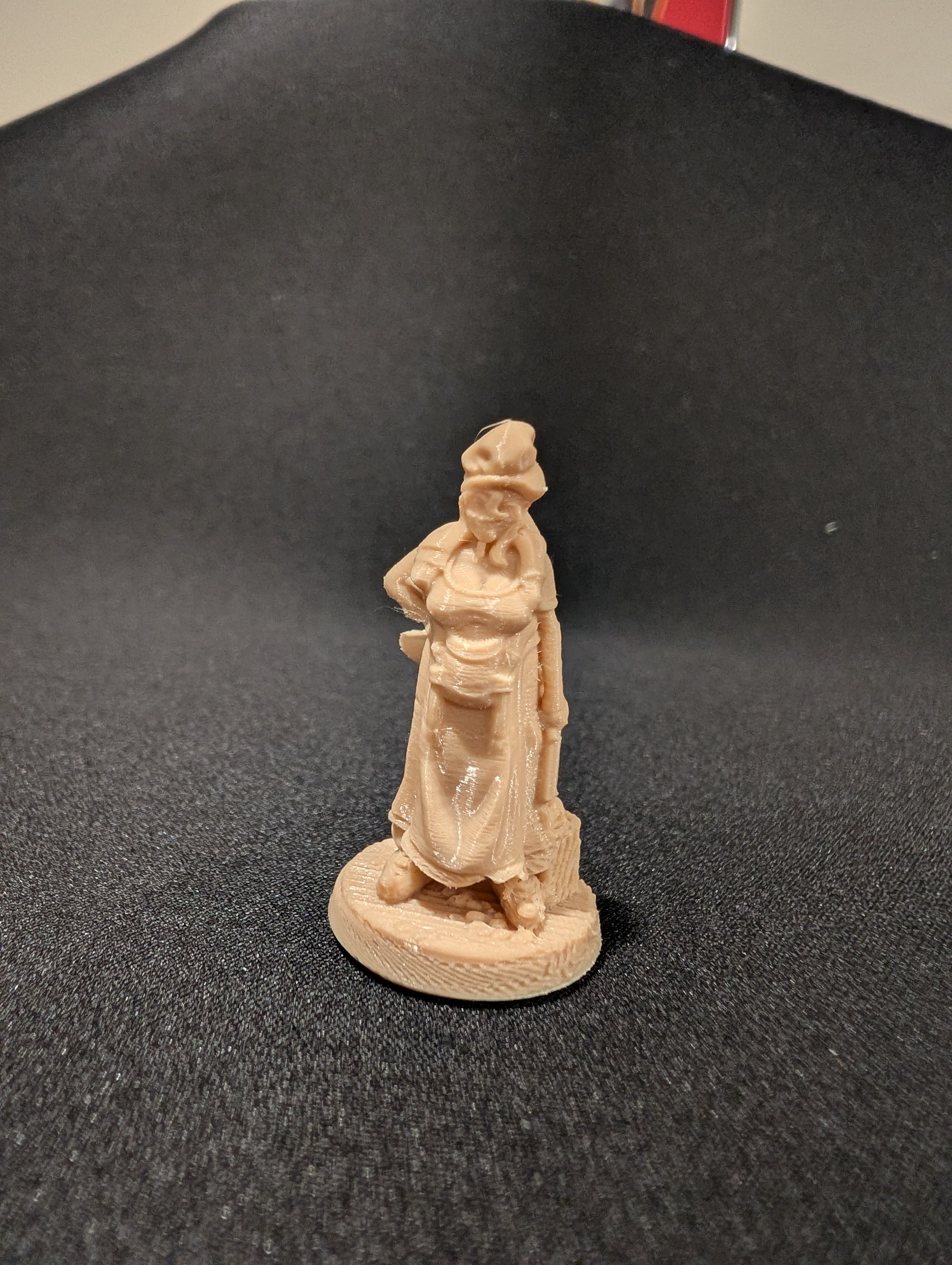 Robinson Crusoe cook female miniature - supported