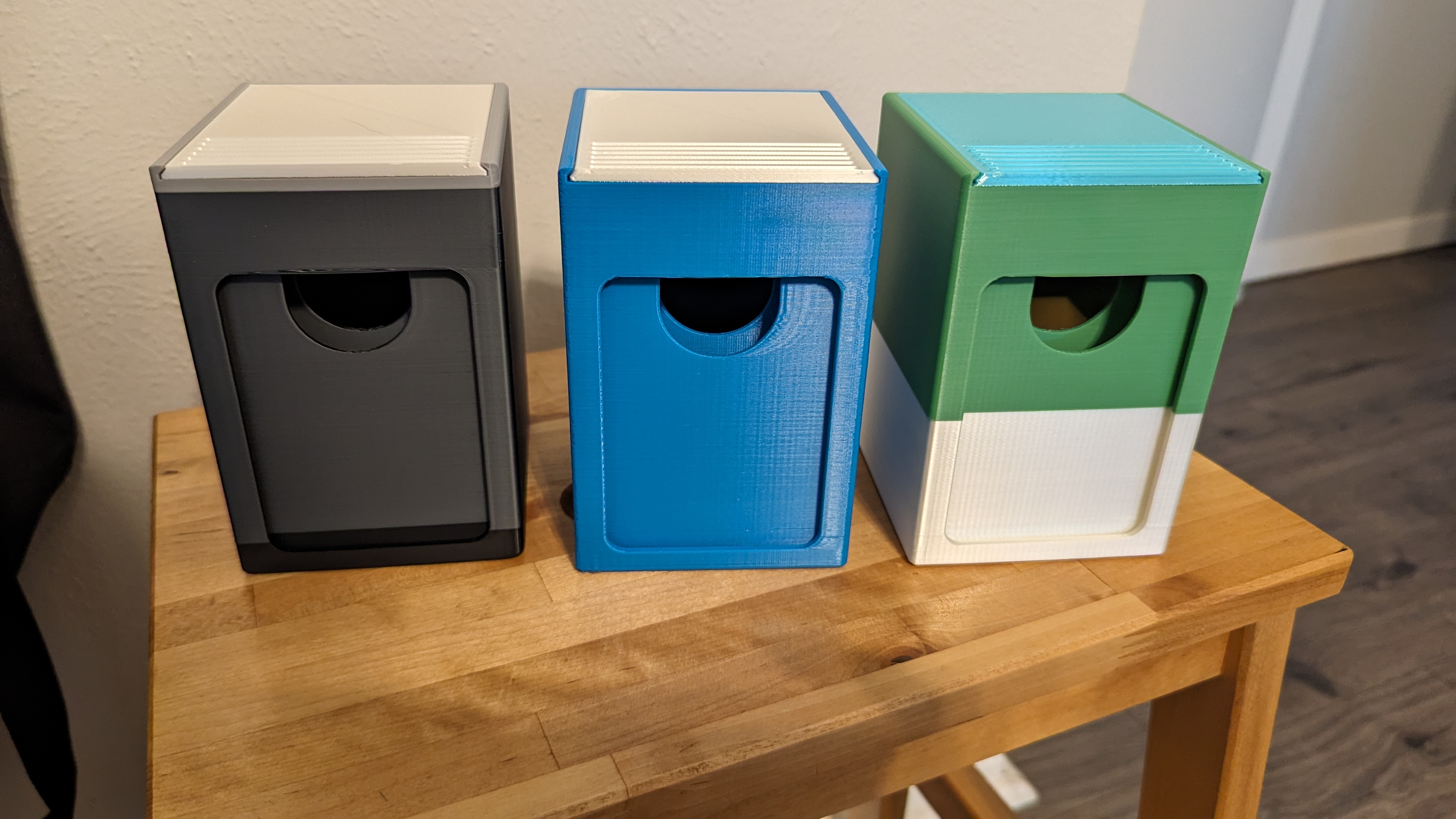 MTG Commander Box with Token Tray and Top Loader Window