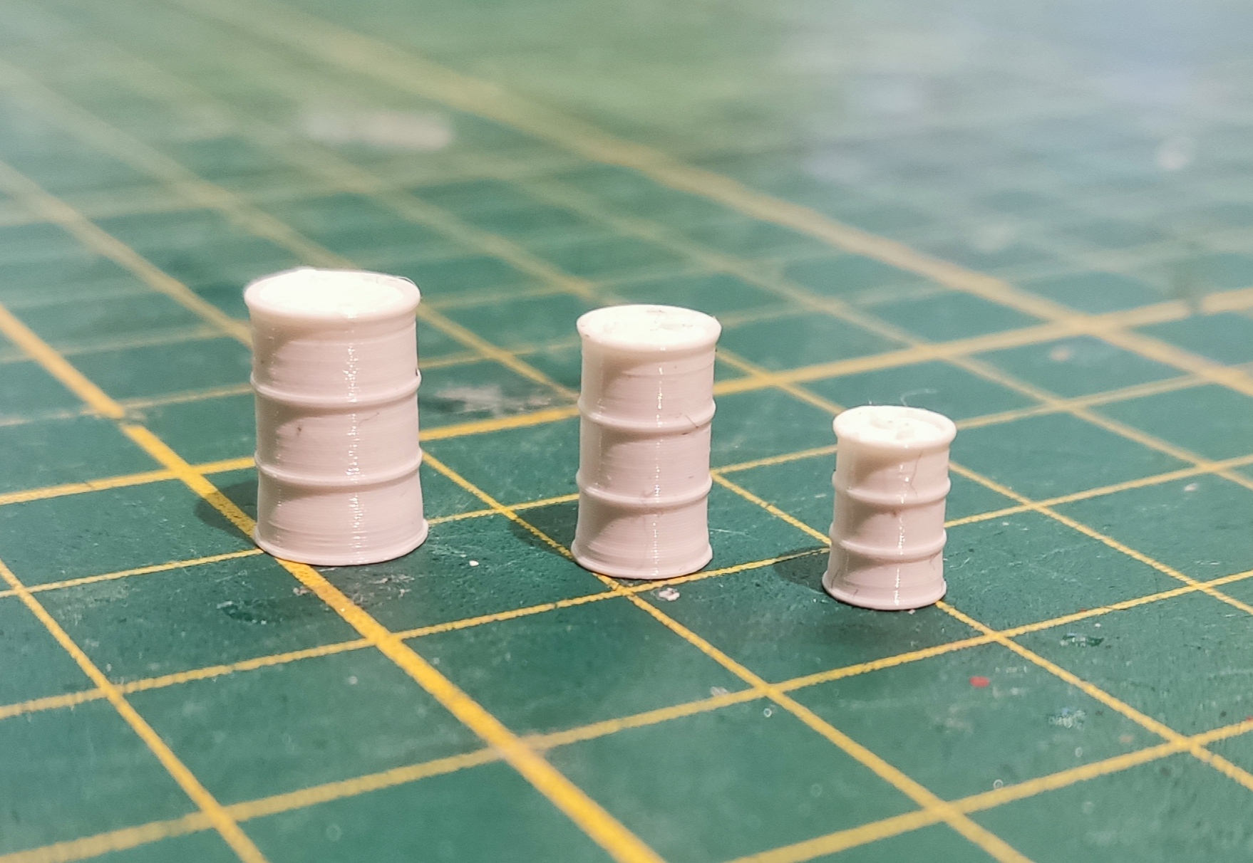 H0 1:87 scale 200L, 160L and 60L Oil drums / barrels