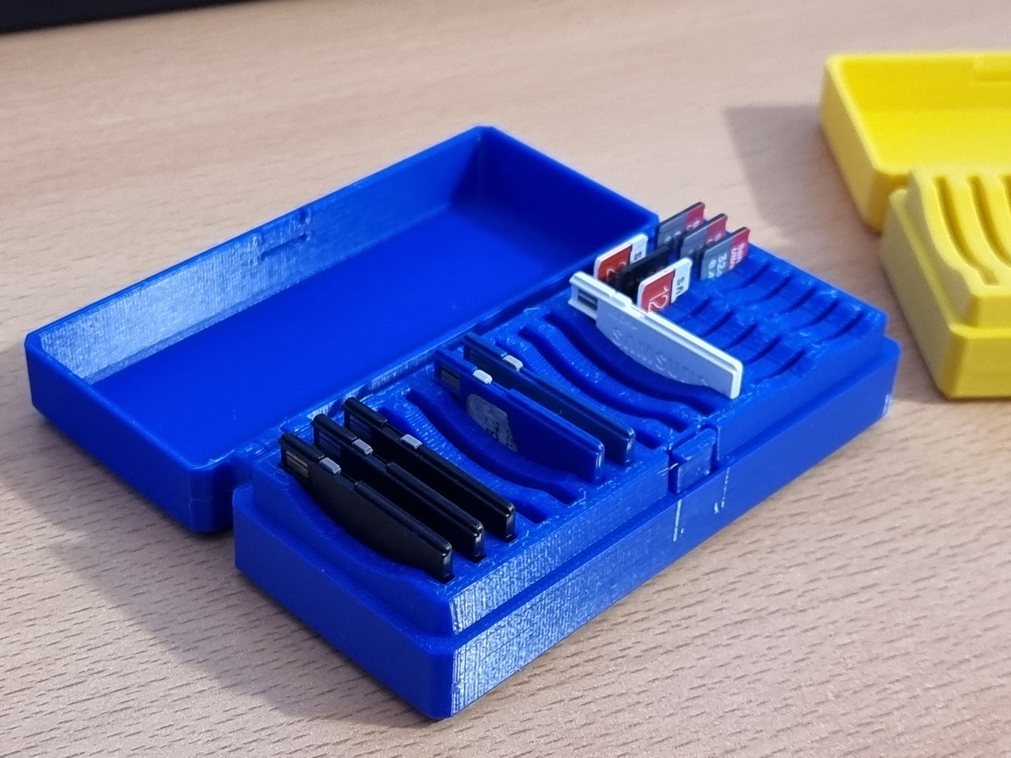 SD & Micro SD - Card Box (for 11 x SD & 16 x microSD) print in place