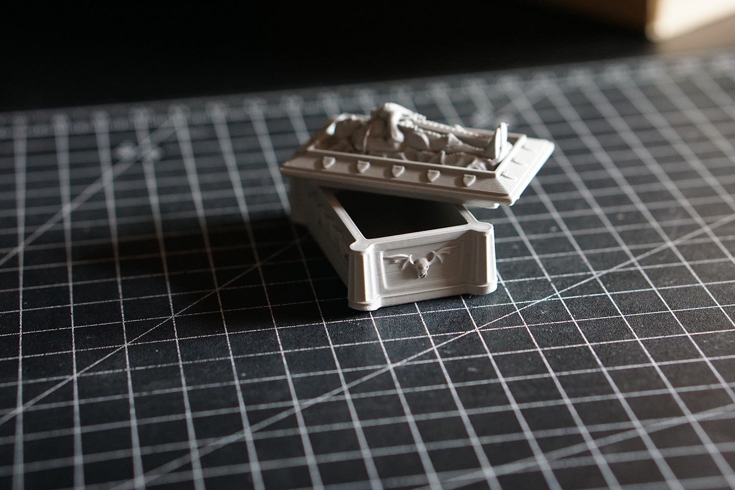 HeroQuest Inspired Tomb with working lid