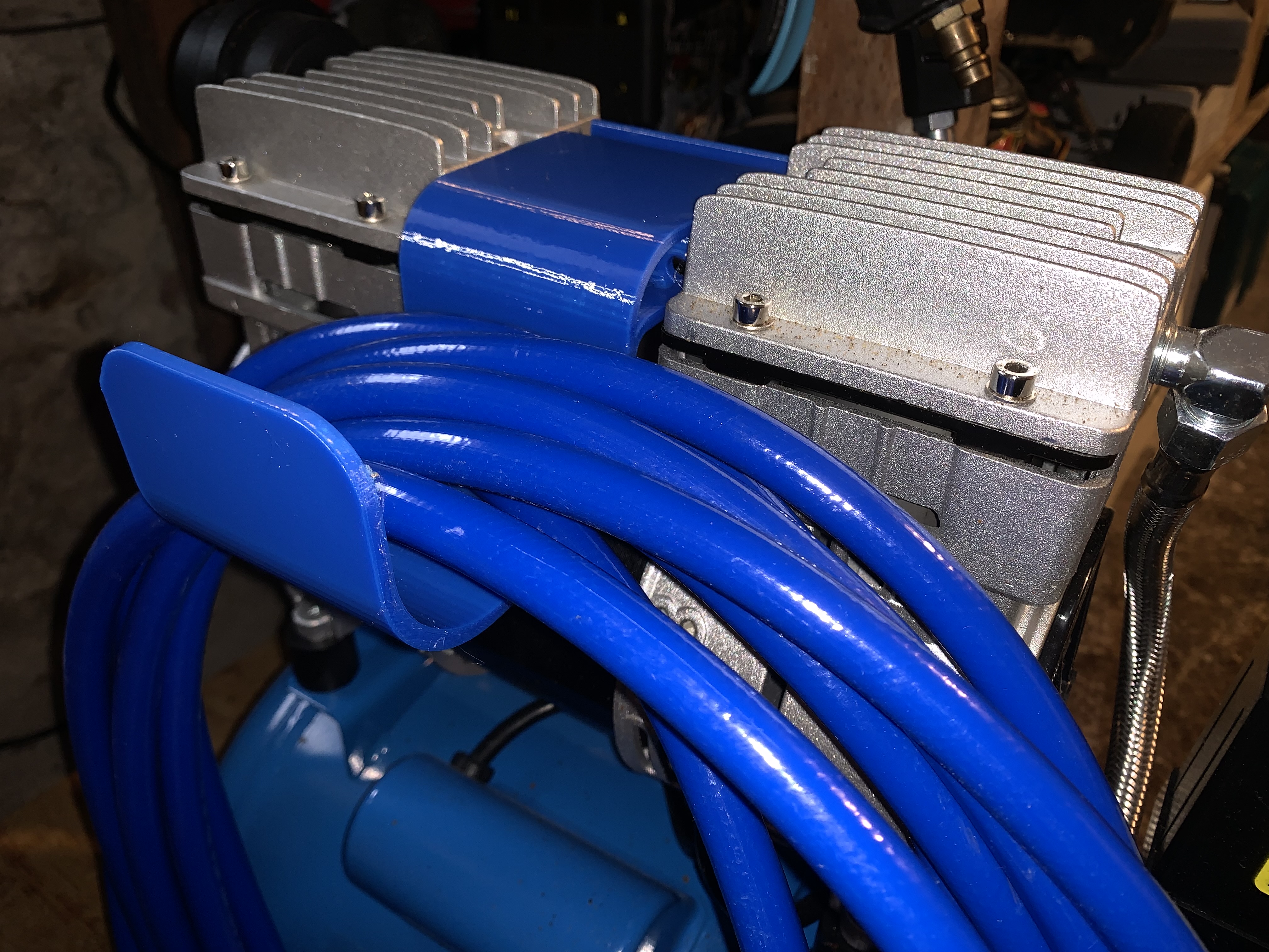 Hose holder air compressor / Schlauchhalter Kompressor