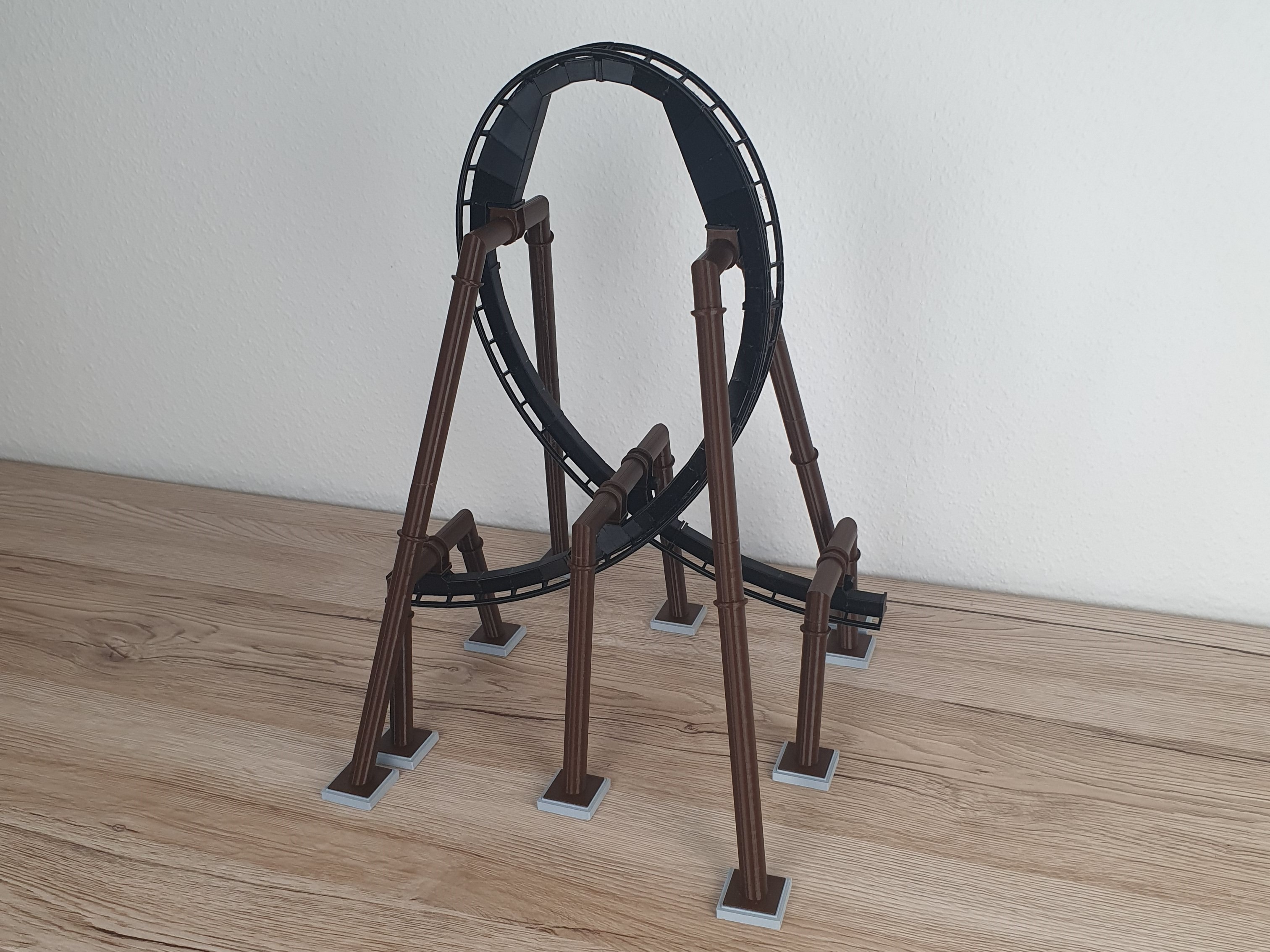 Roller Coaster - Inverted Loop 1:64