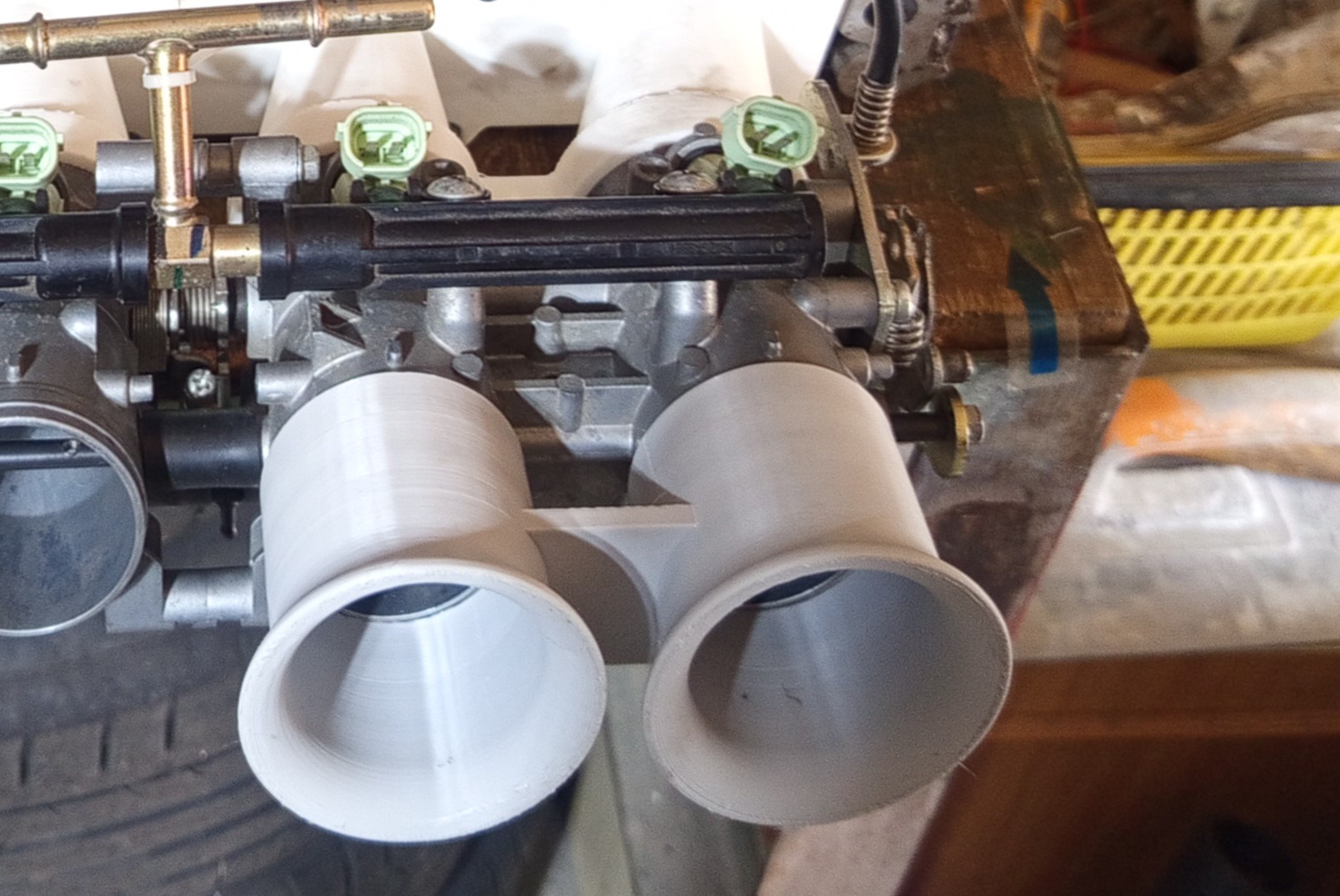 Dual Velocity stacks (Kawasaki ZX6-R 2005-2006)