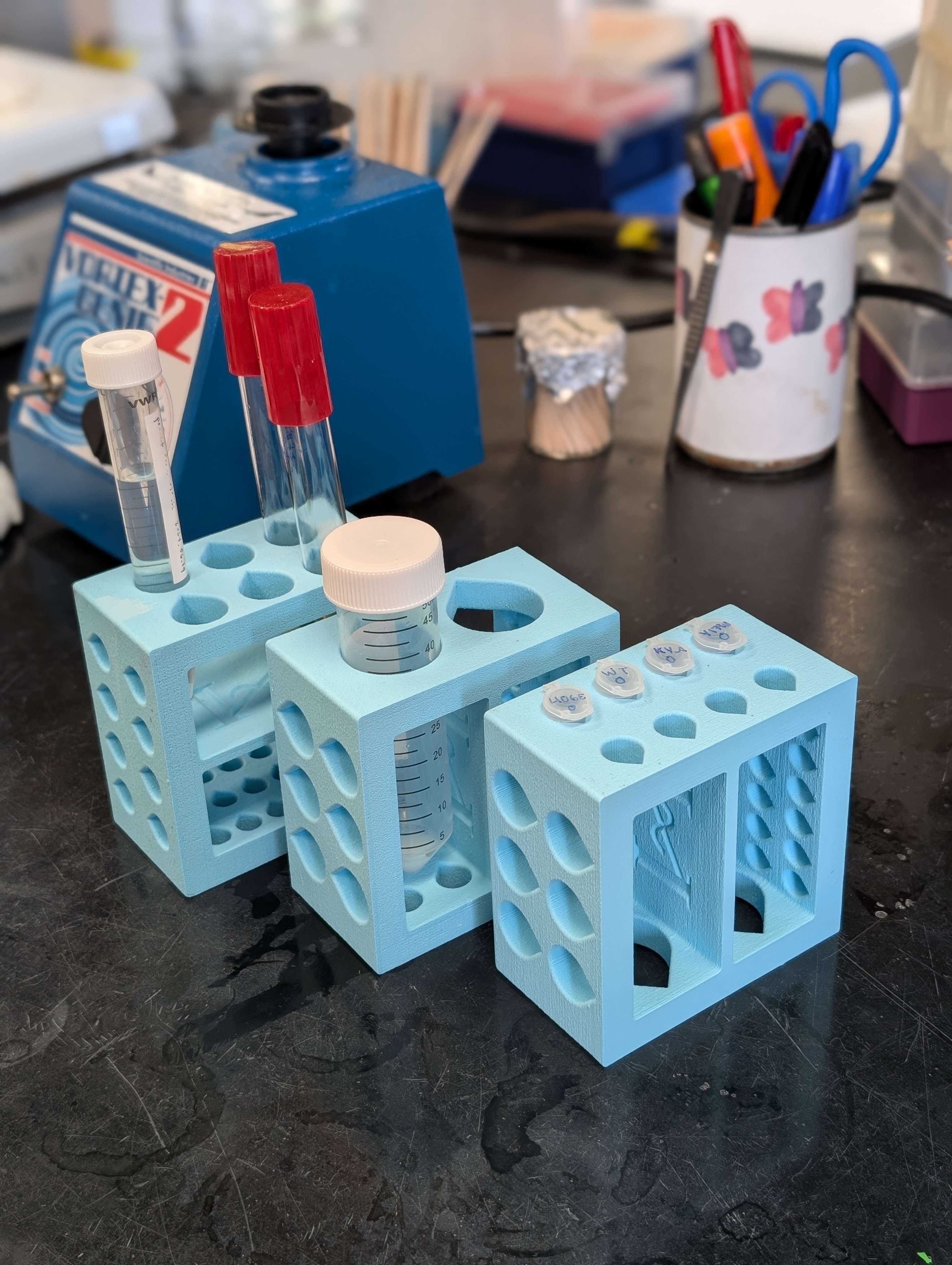 Variety test tube holder / rack (Microfuge, falcon, conical, and test tubes)