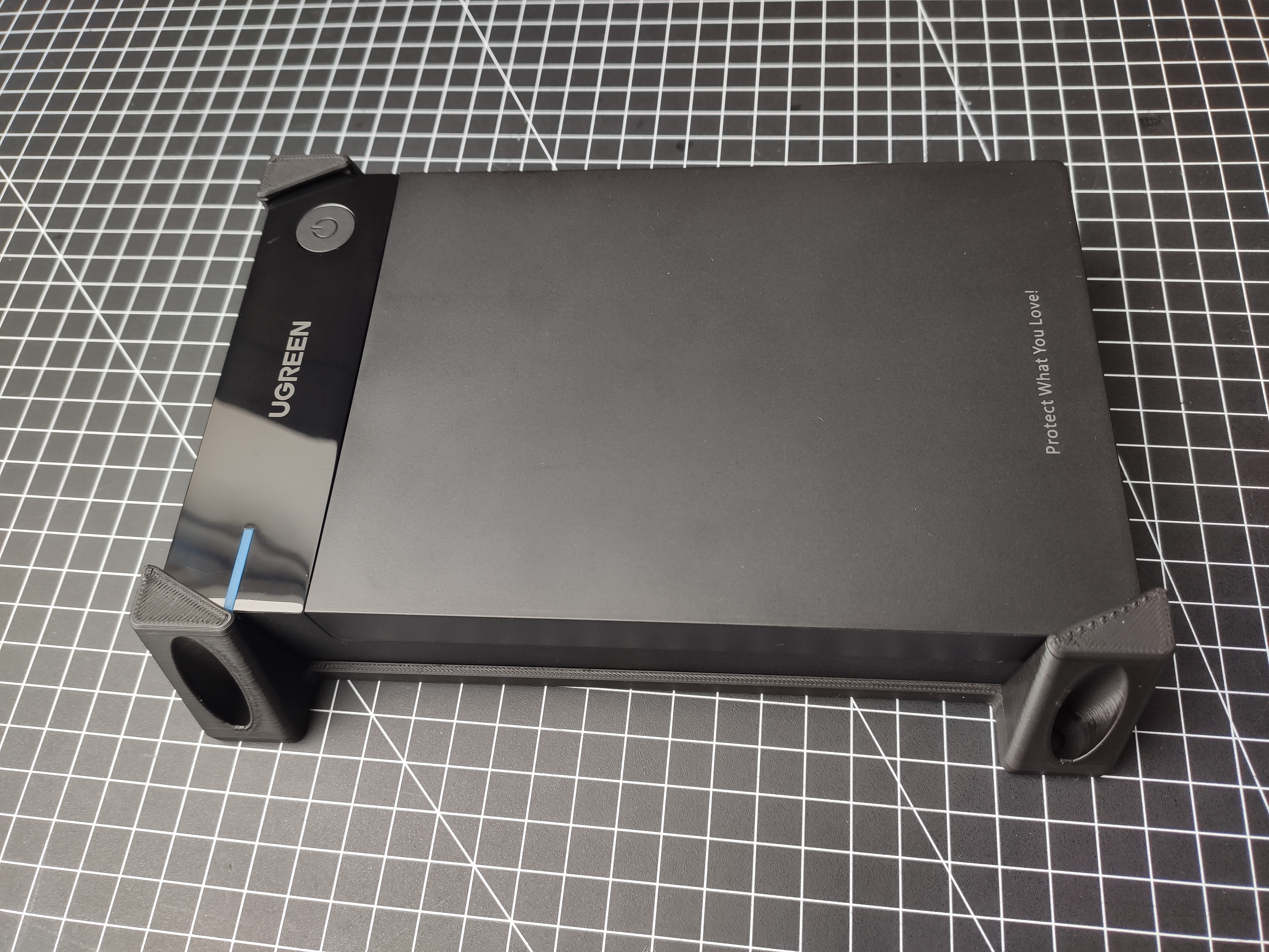 Wallmount for UGREEN 3.5" HDD Enclosure - Parametric