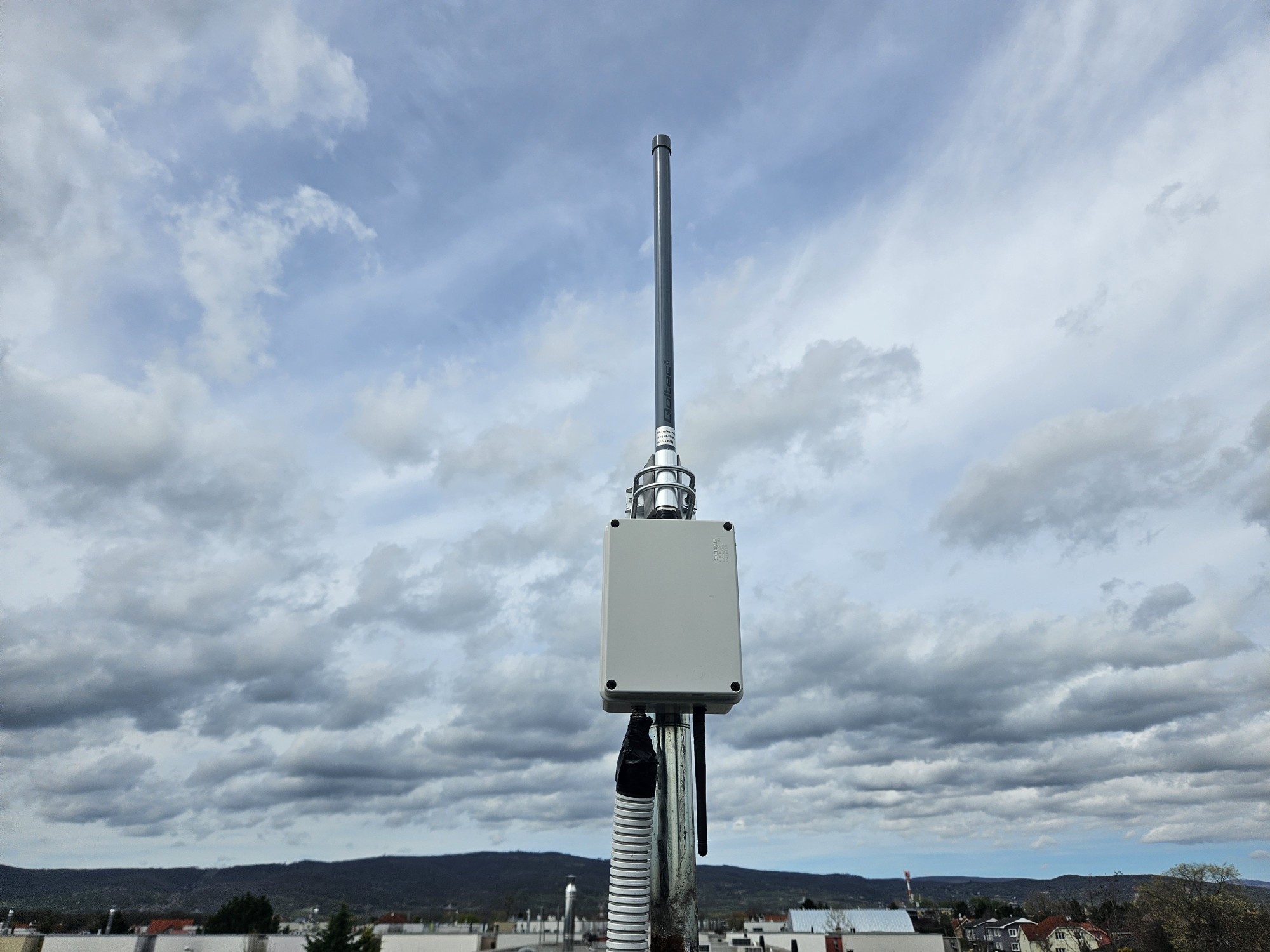 Meshtastic or MeshCore Router/Gateway/Repeater - Heltec Wireless Stick Lite v3
