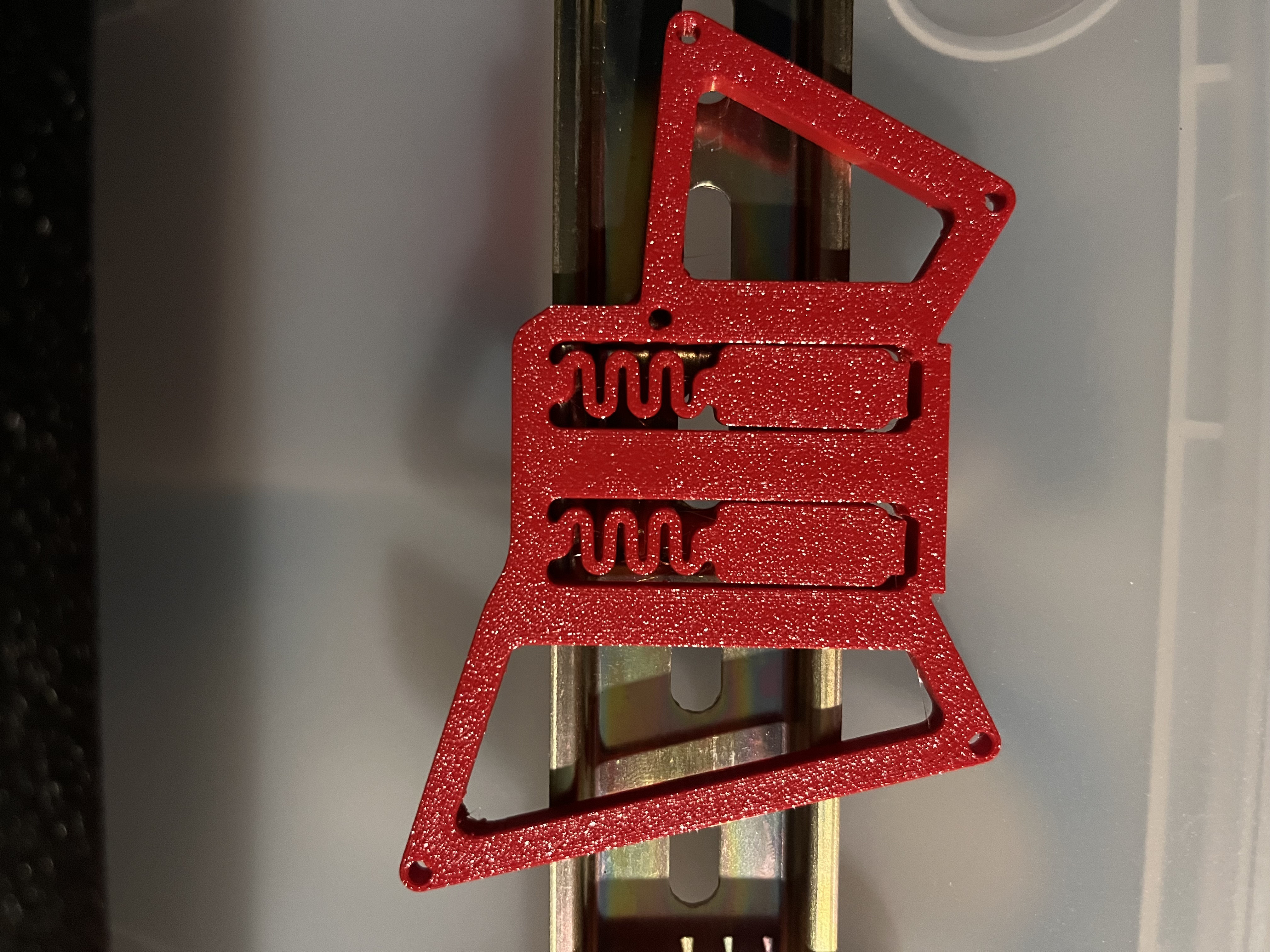 Stronger SKR mini e3 DIN mount