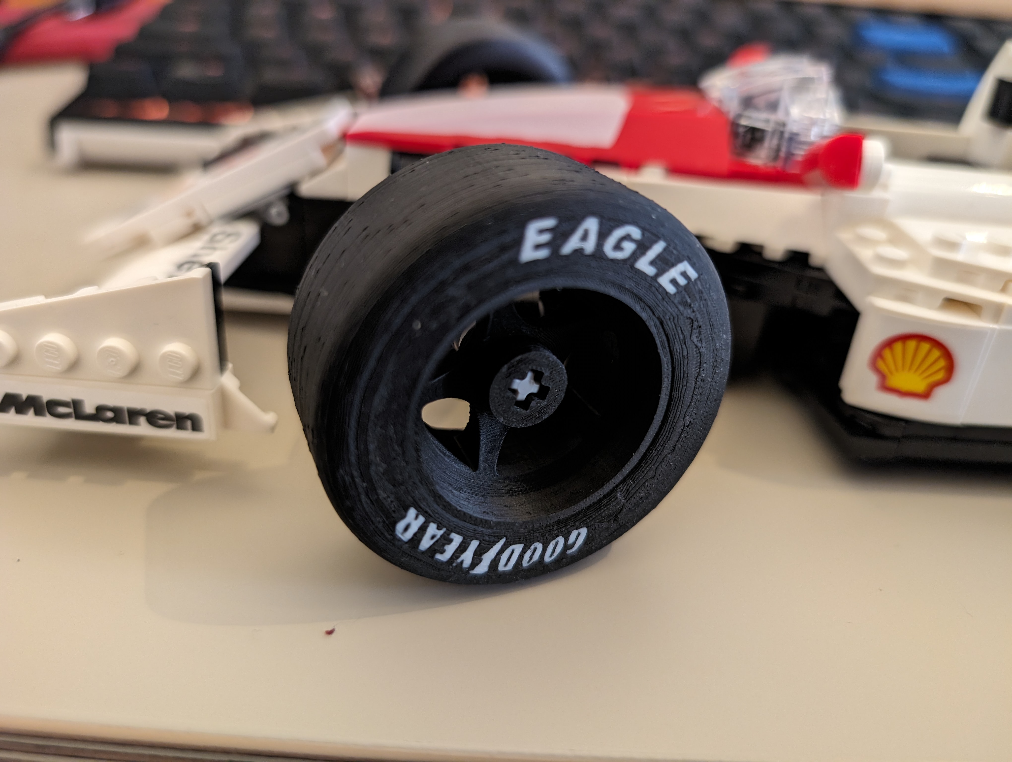 Realistic tyres/wheels for LEGO 10330 McLaren Senna Formula 1 car dual color flat letter