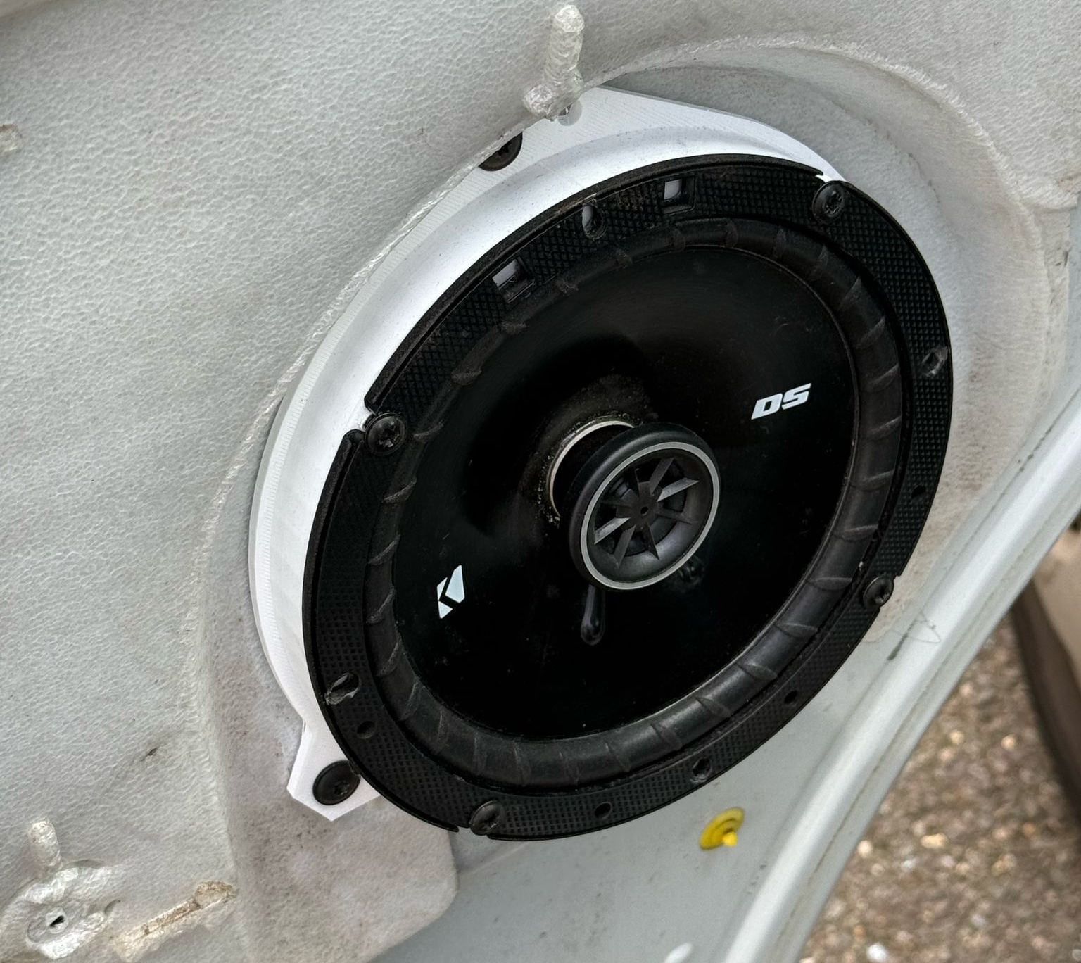 Vaxhall/Opel Vivaro / Renault Trafic / Nissan Primastar speaker adapters 6.5" / 17CM speakers