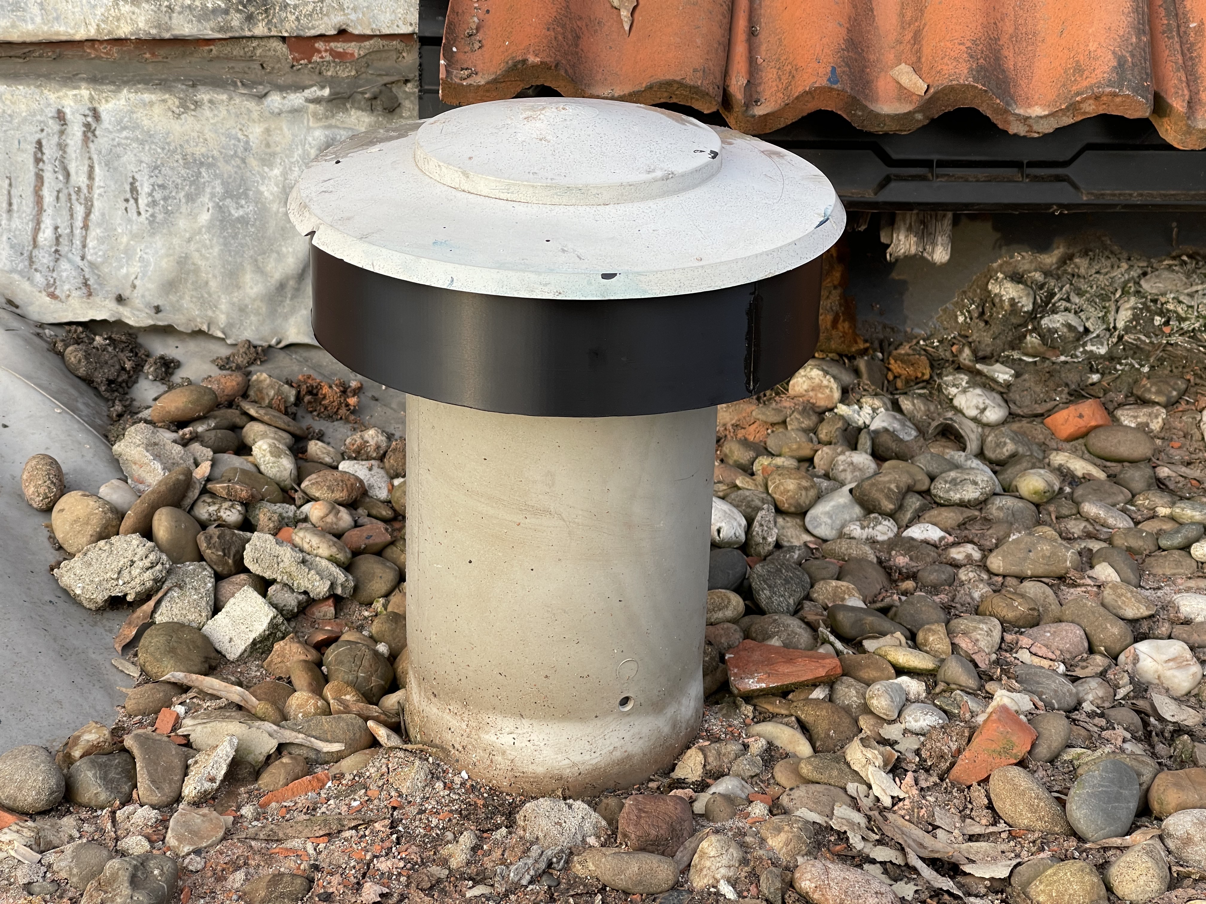 Roof exhaust wind cover vent chimney 22,5cm