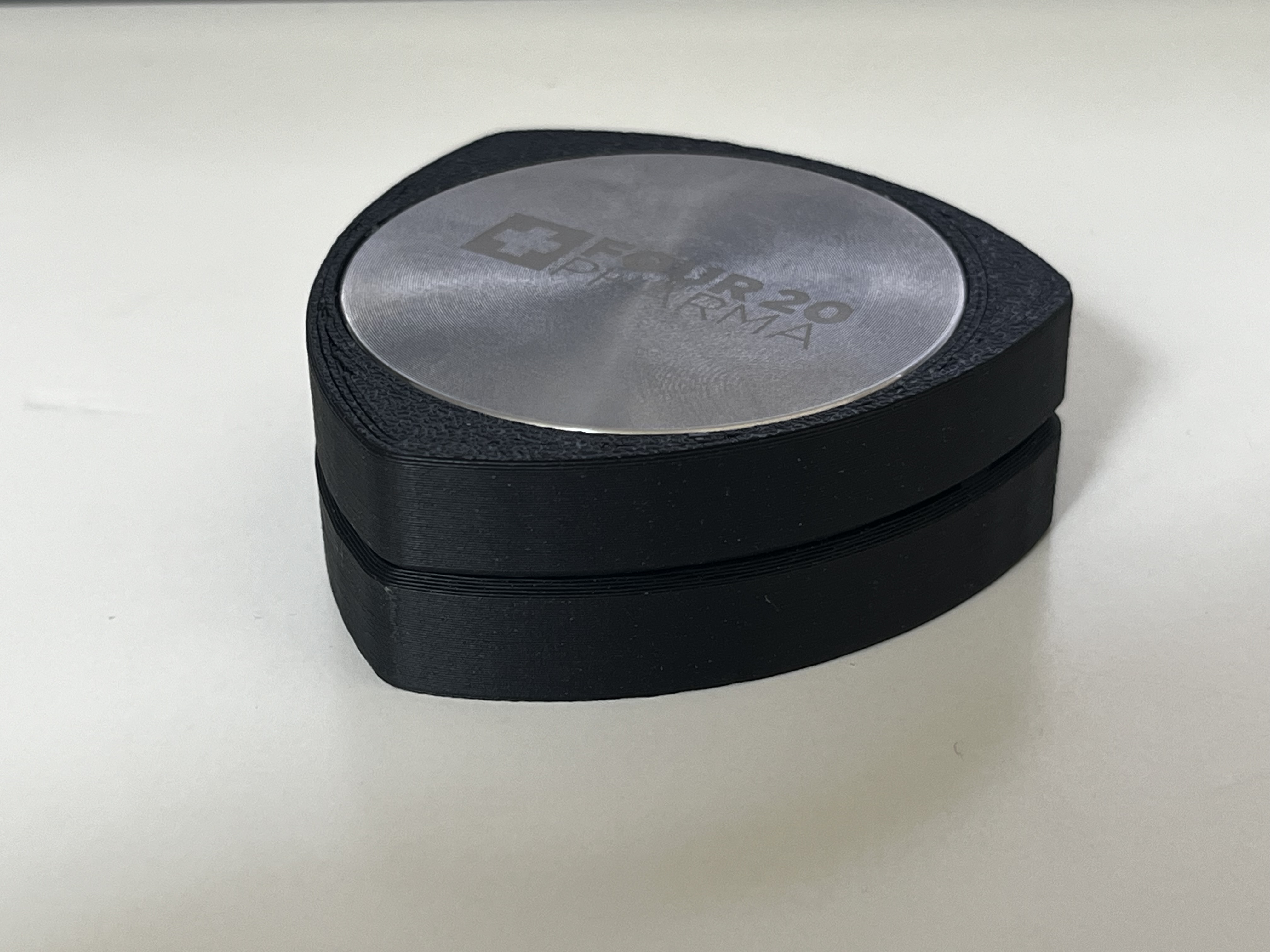 Ergonomic Grip for Four 20 Pharma stainless steel grinder