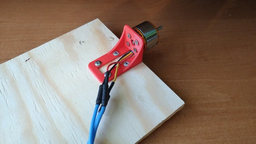 A2212 BLDC Motor Mount with cables channel