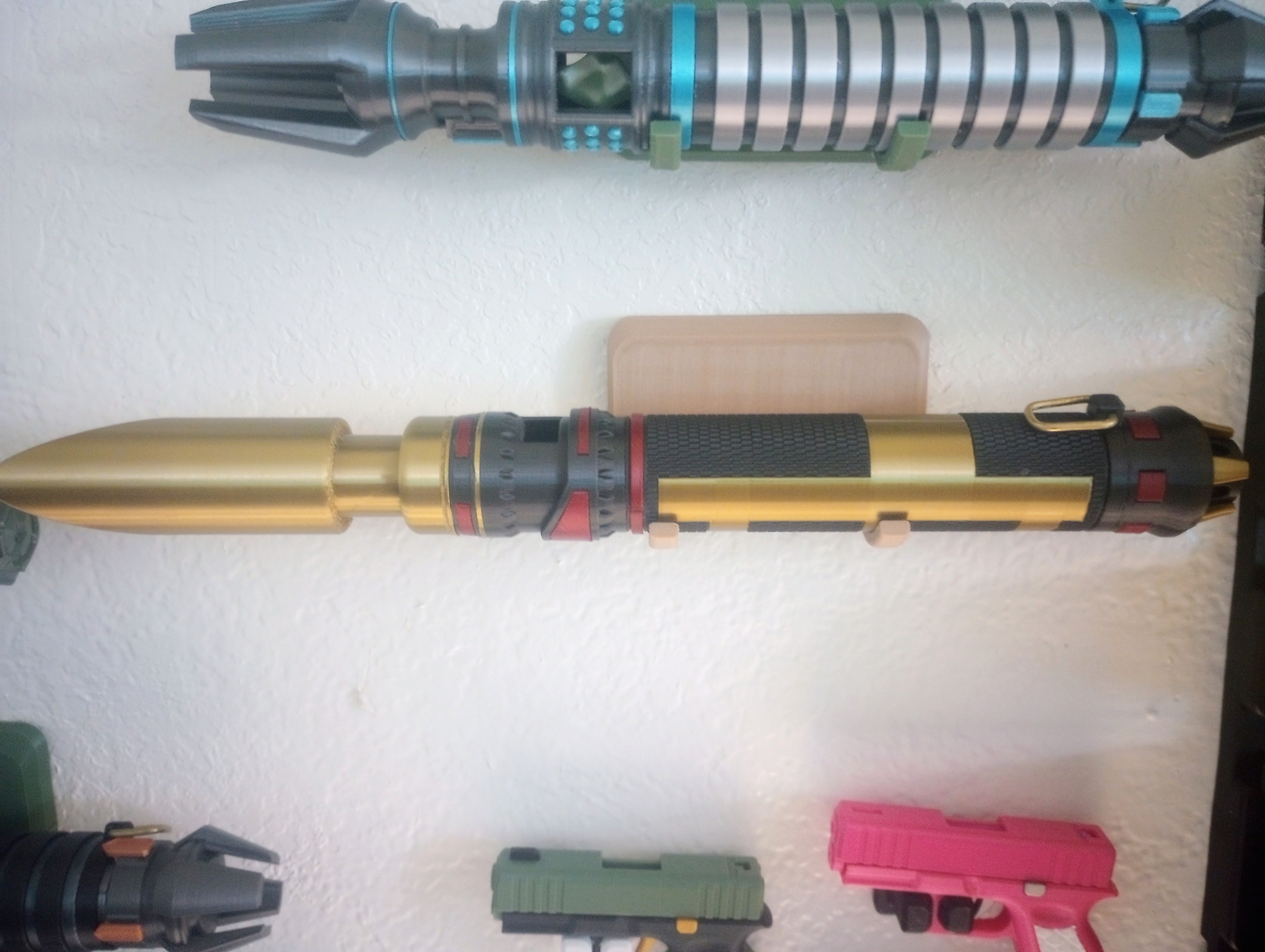 Gatekeeper, Original lightsaber hilt design