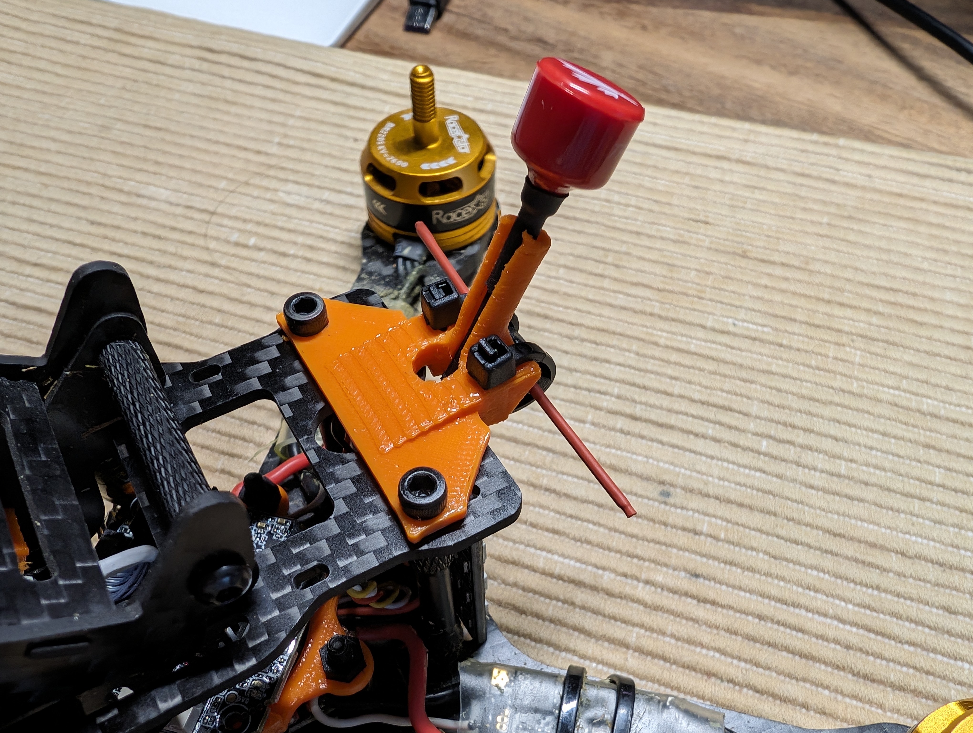 X210 (QAV-X variant) VTX and ELRs antenna moutn