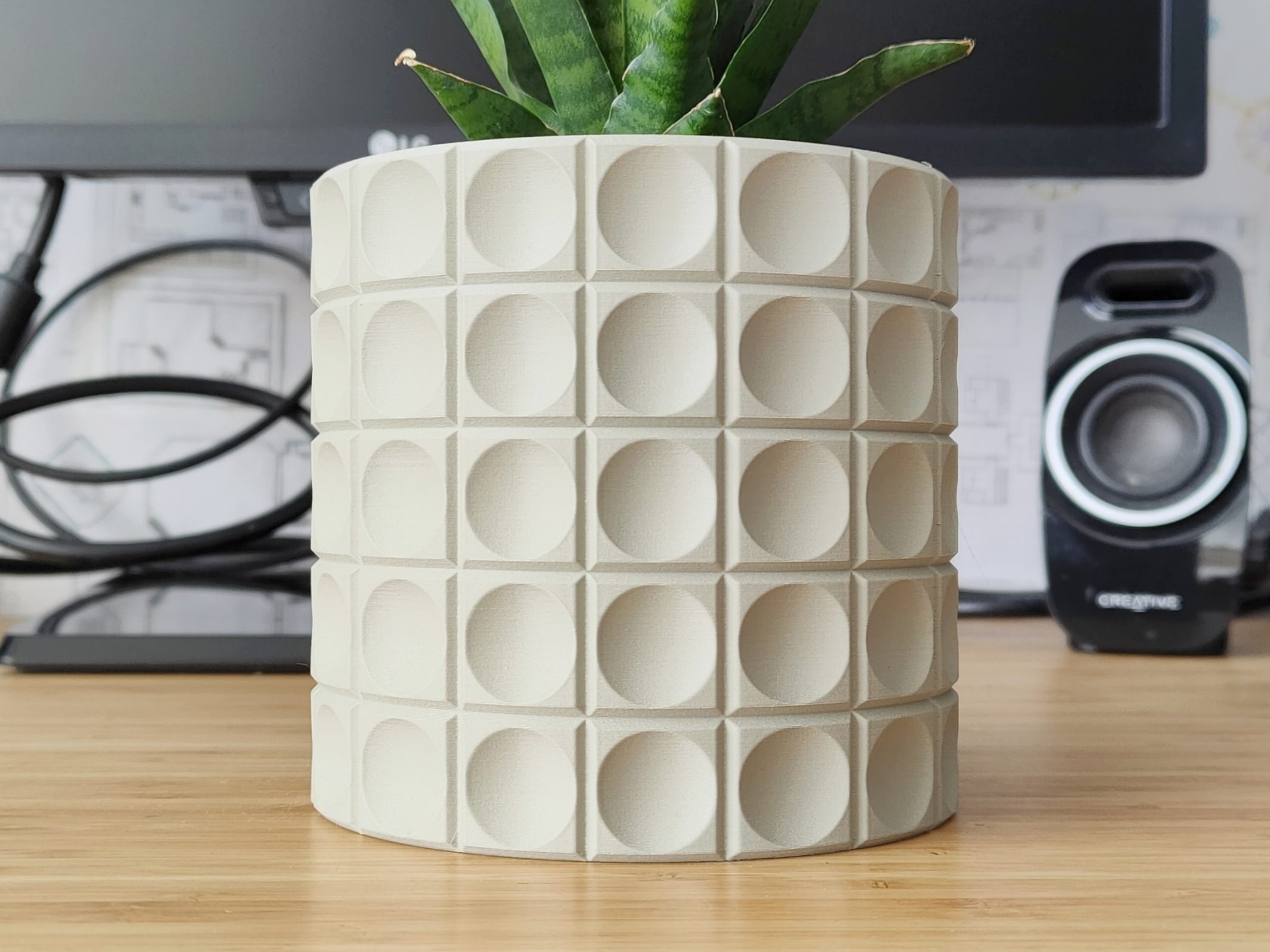 Atomic science Plant pot and Planter - Vase mode design