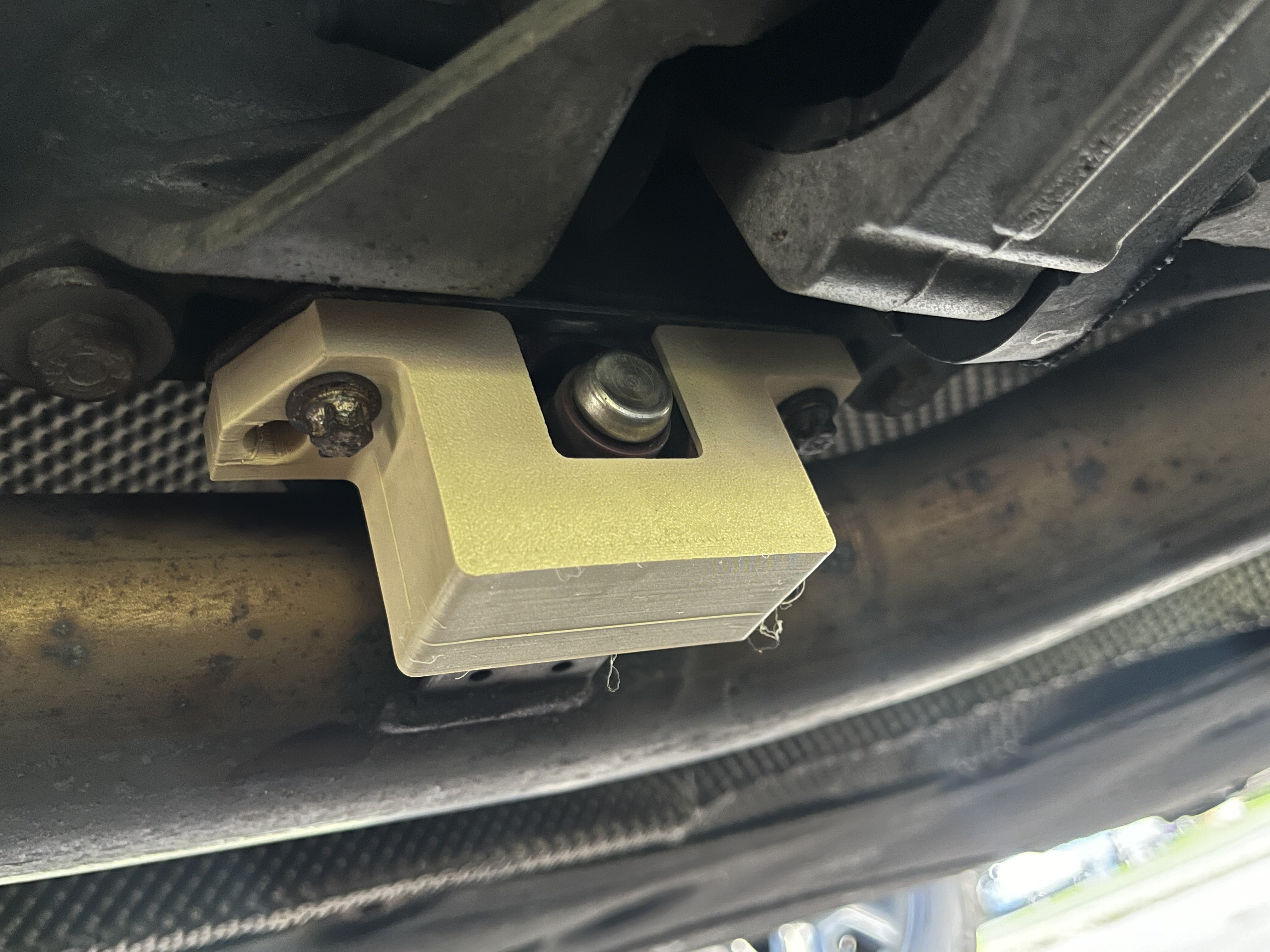 BMW Exhaust hanger (outer) 18307633093