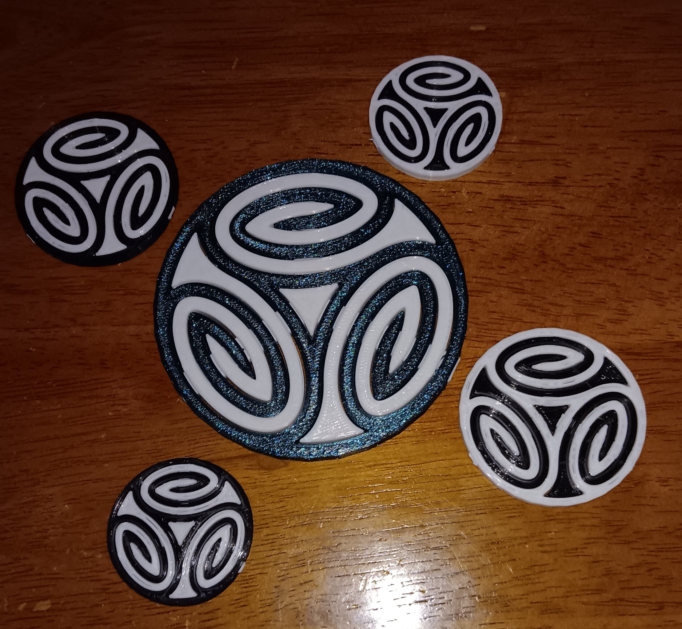 Two color triskelion design