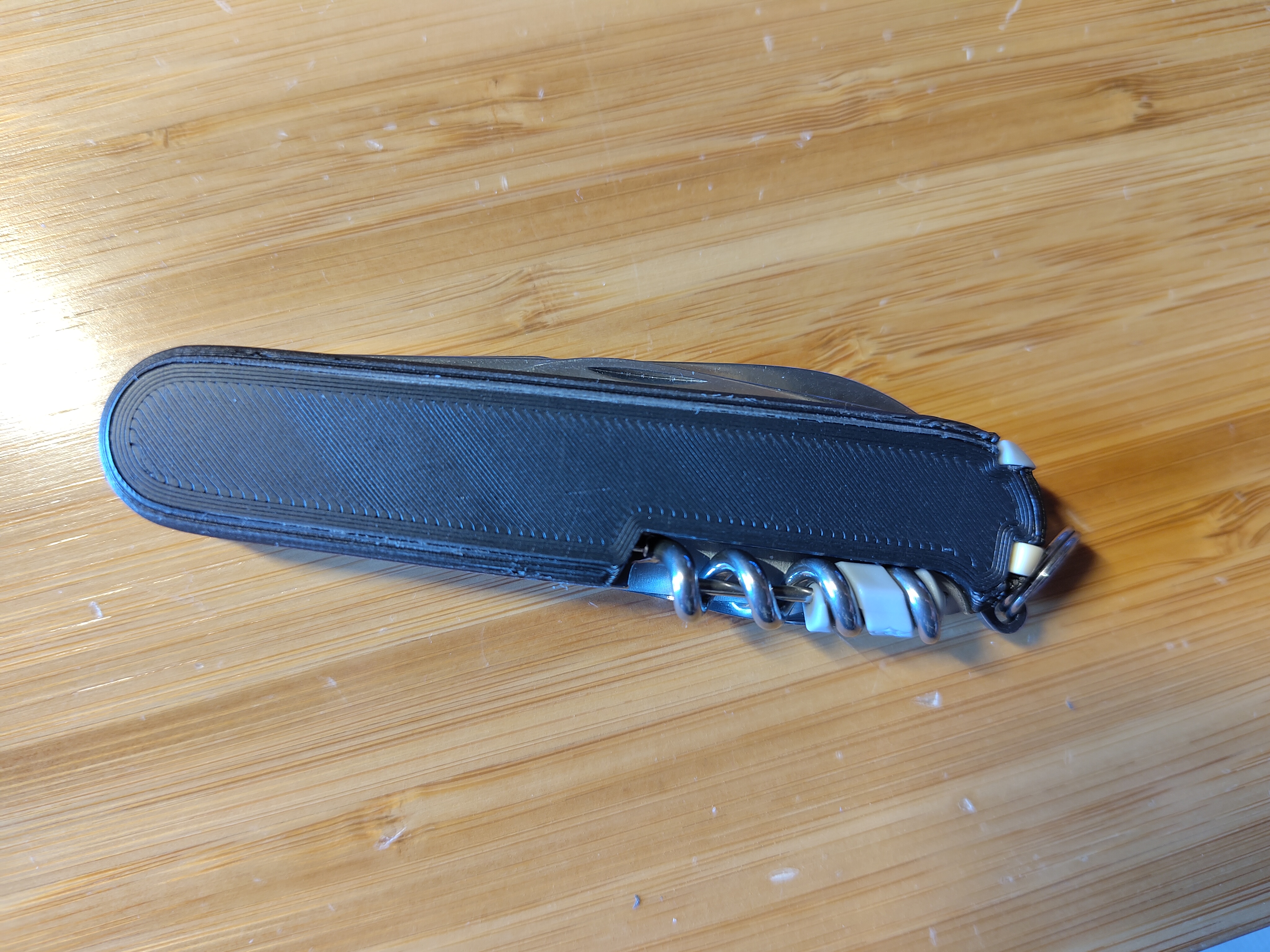 Victorinox 91mm scale with pen, needle and toothpick cutout