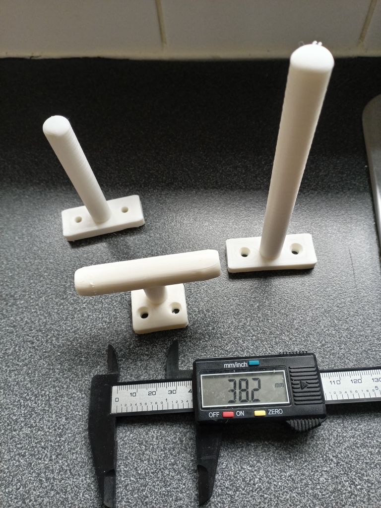 Breeding cage perch bars