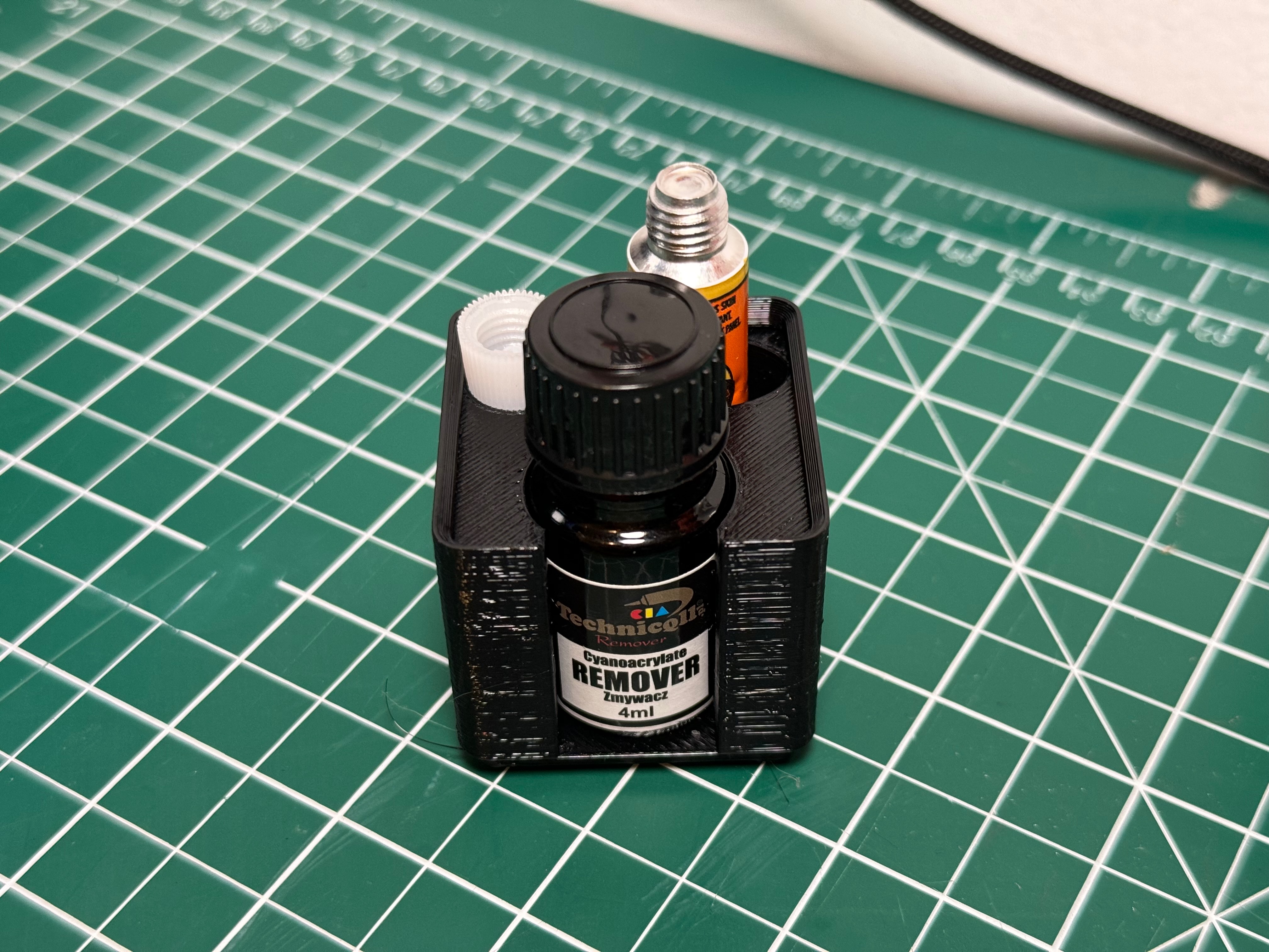 More / Less Cyanoacrylate Kit (super-glue removal w\ glue Gridfinity bin)