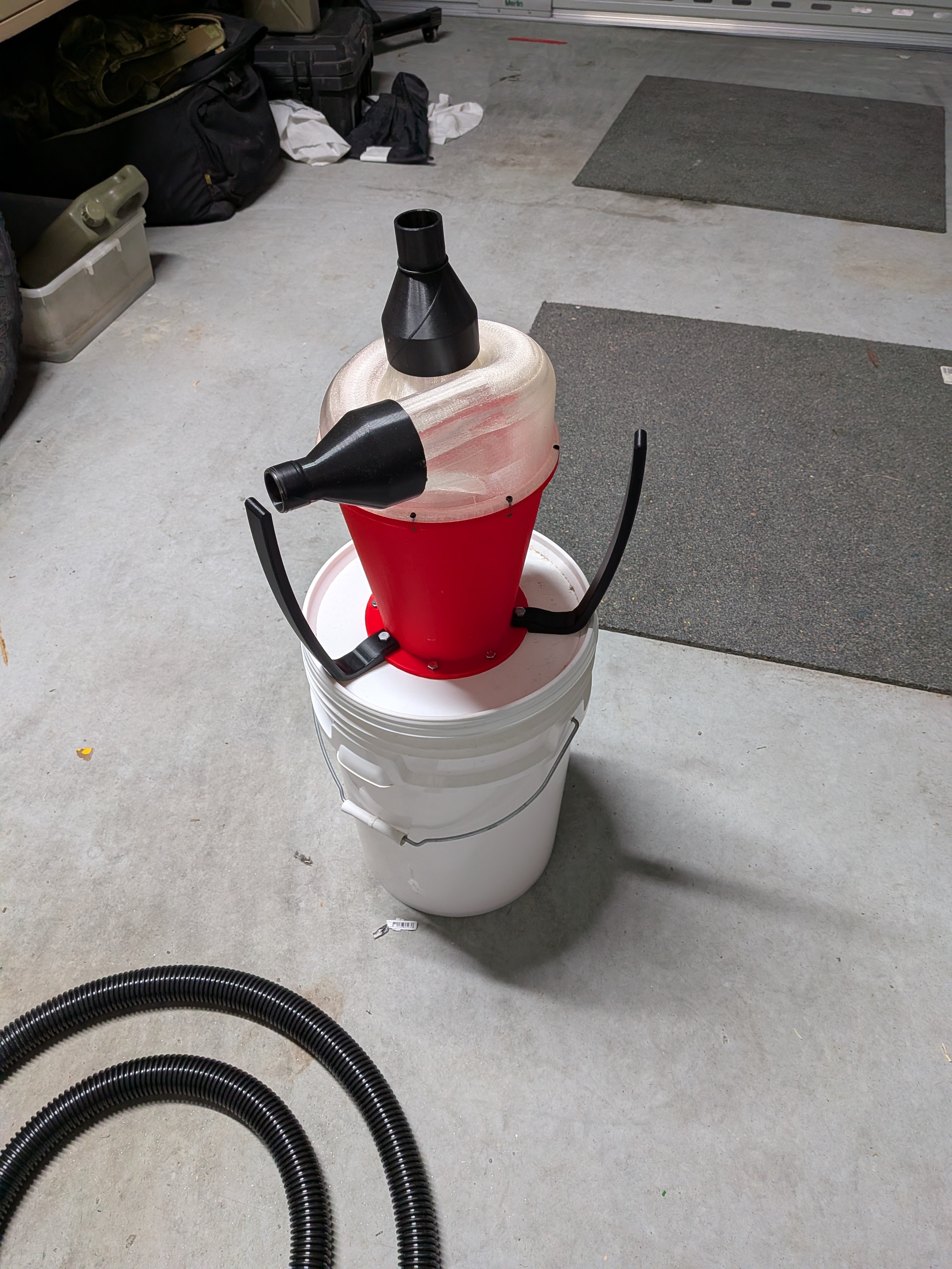 Hose Hanger for the Cyclone Dust Collector