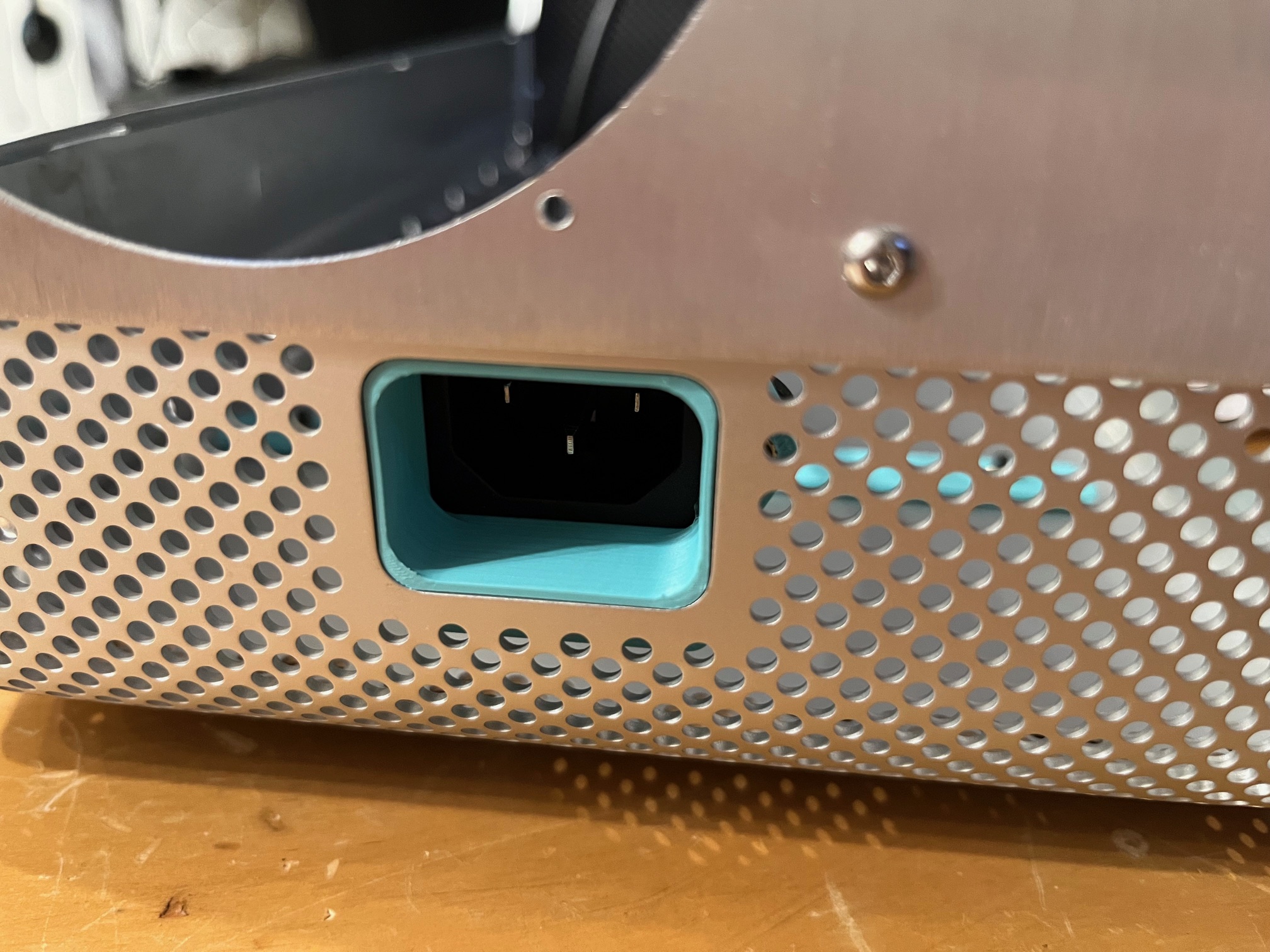 MacPro G5 Case Conversion - Power Socket Adapter