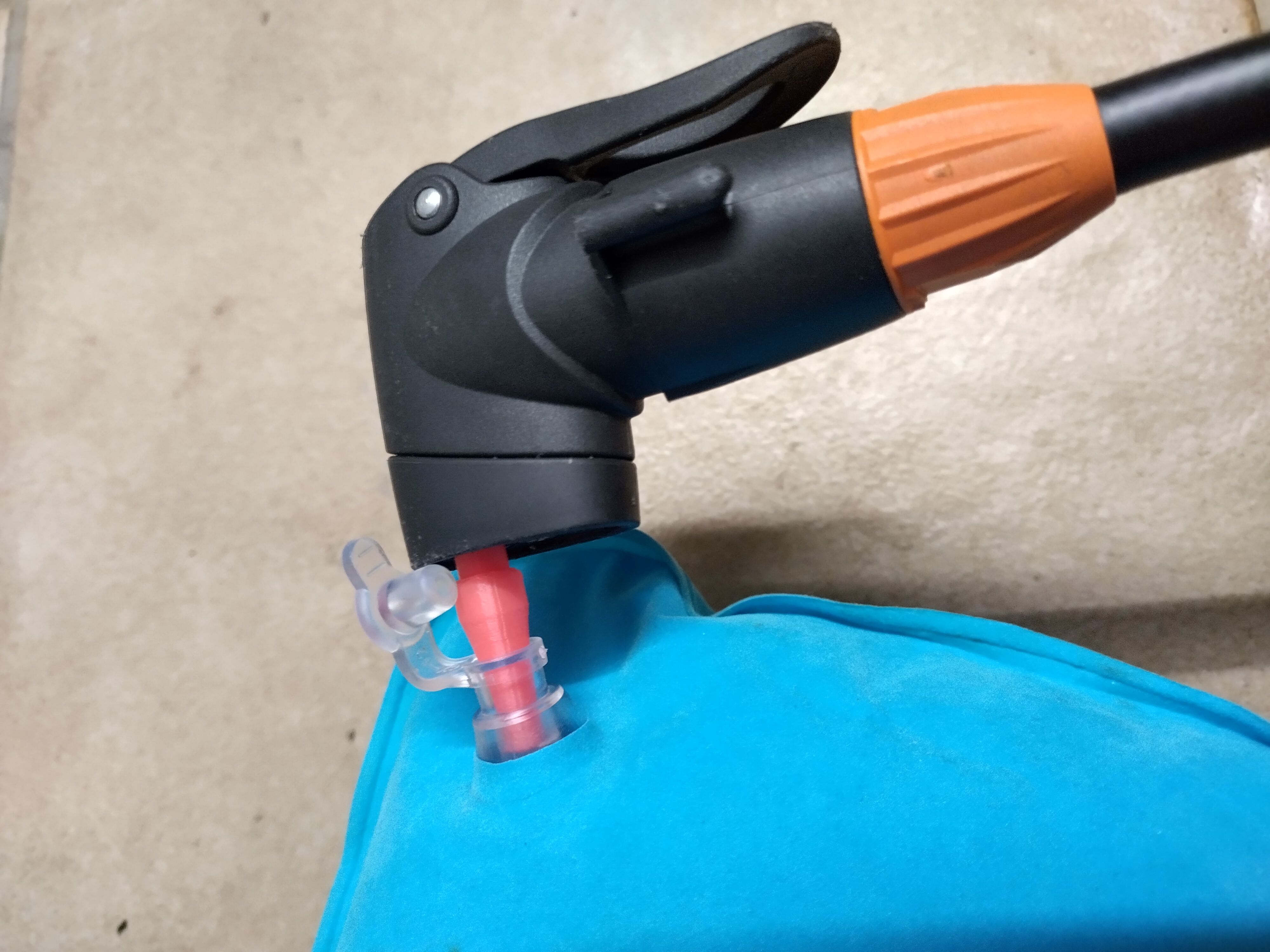 Bicycle airpump adapter for inflatable objects