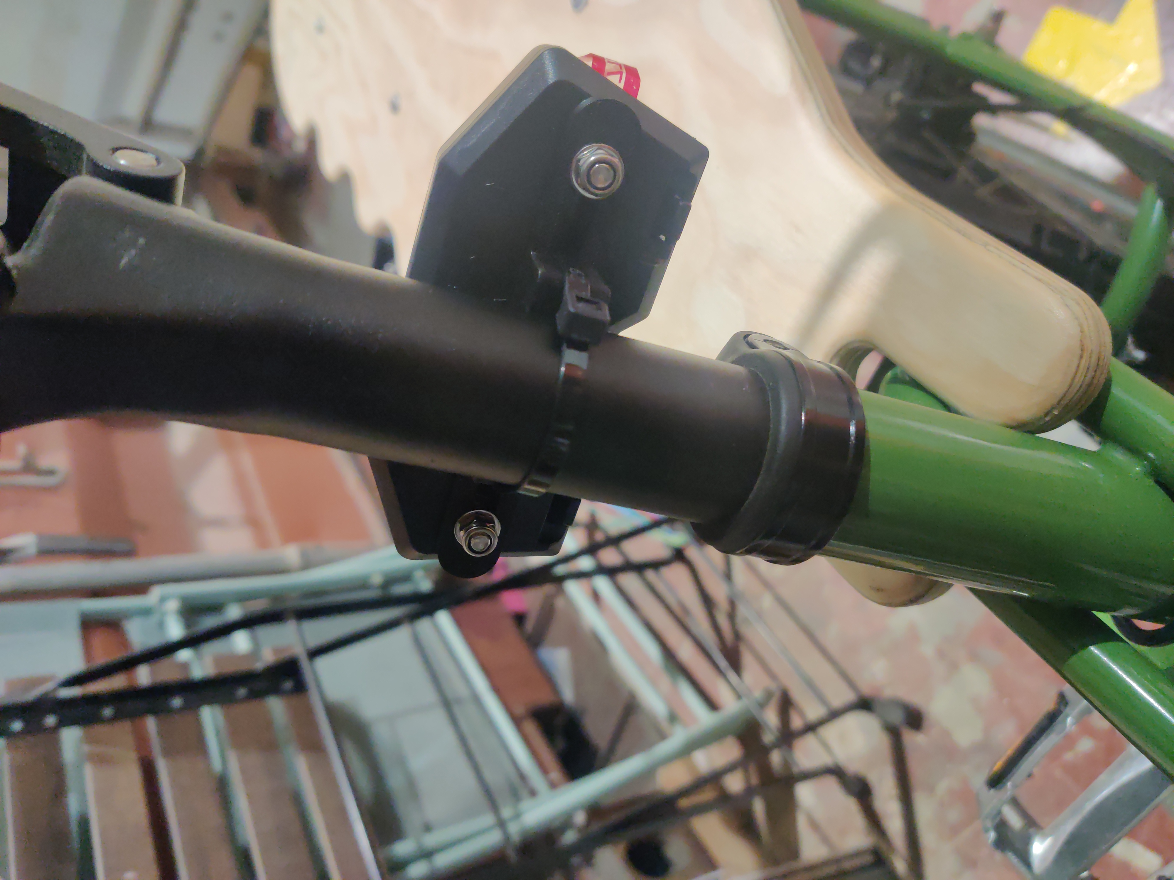 Support lampe arriere pour tige de selle en 31.6