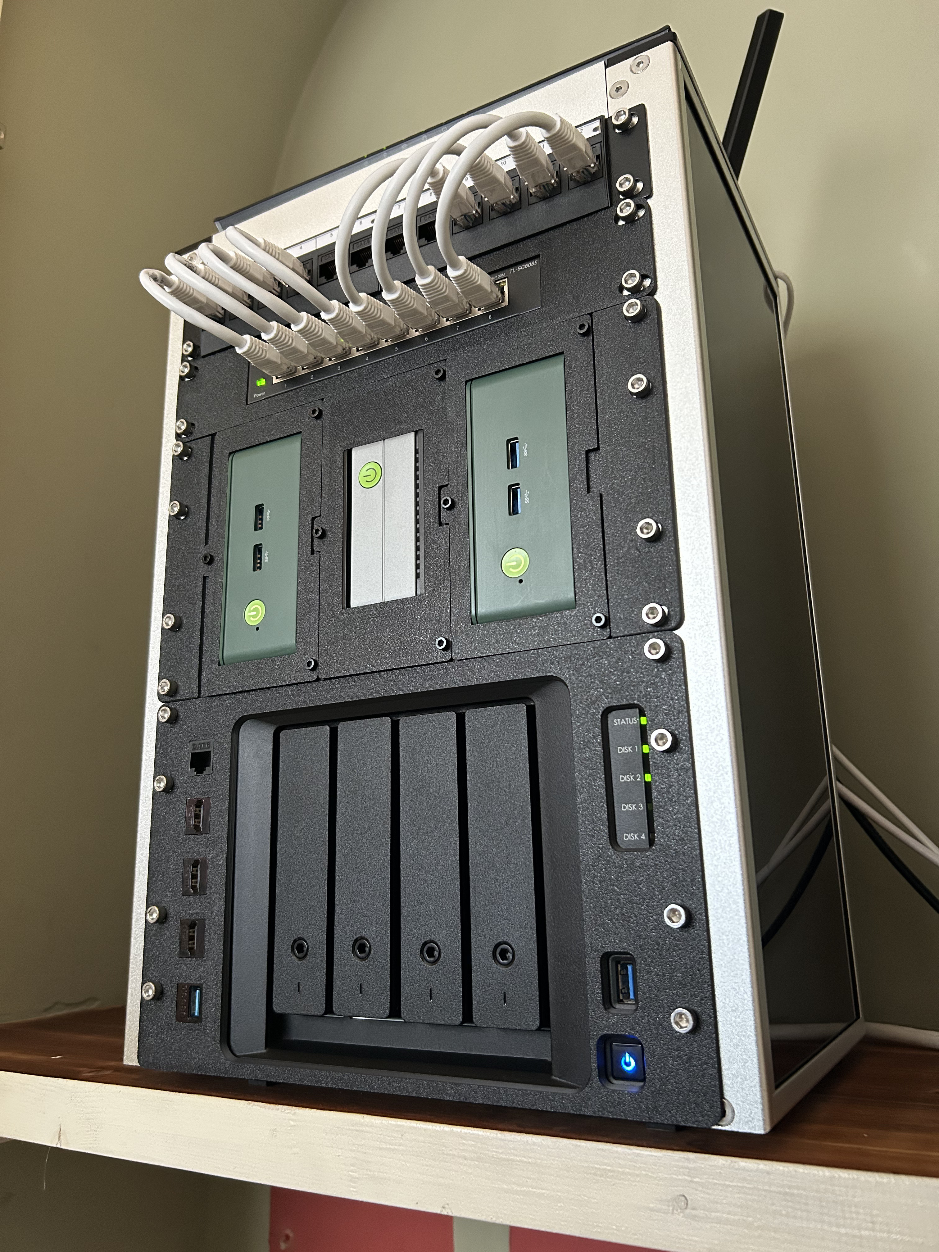 Synology DS920+ NAS Front Plate for DeskPi Rackmate T1