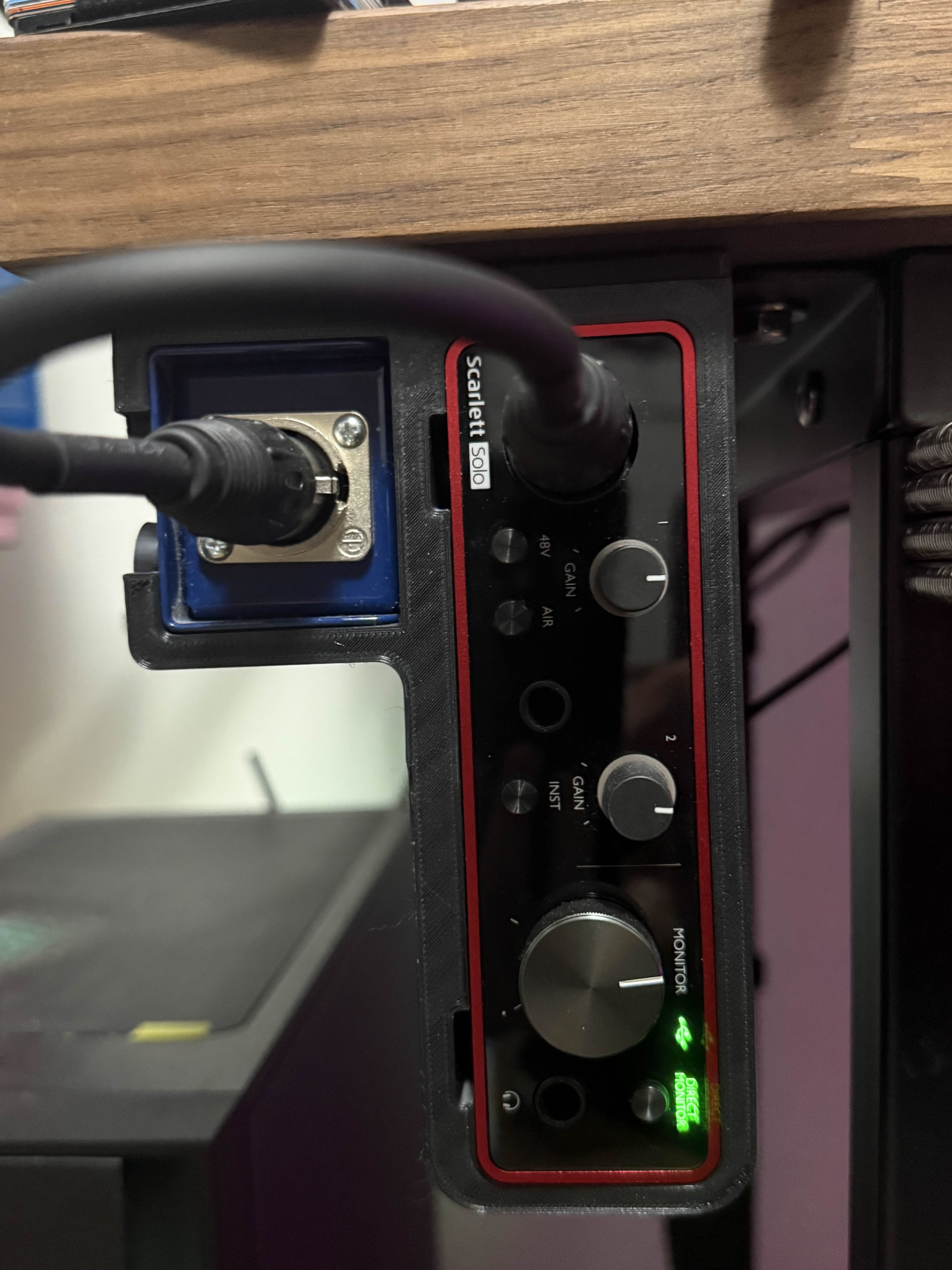 Scarlett Solo Gen 3 and Cloudlifter CL-1 Mic Activator Table Mount