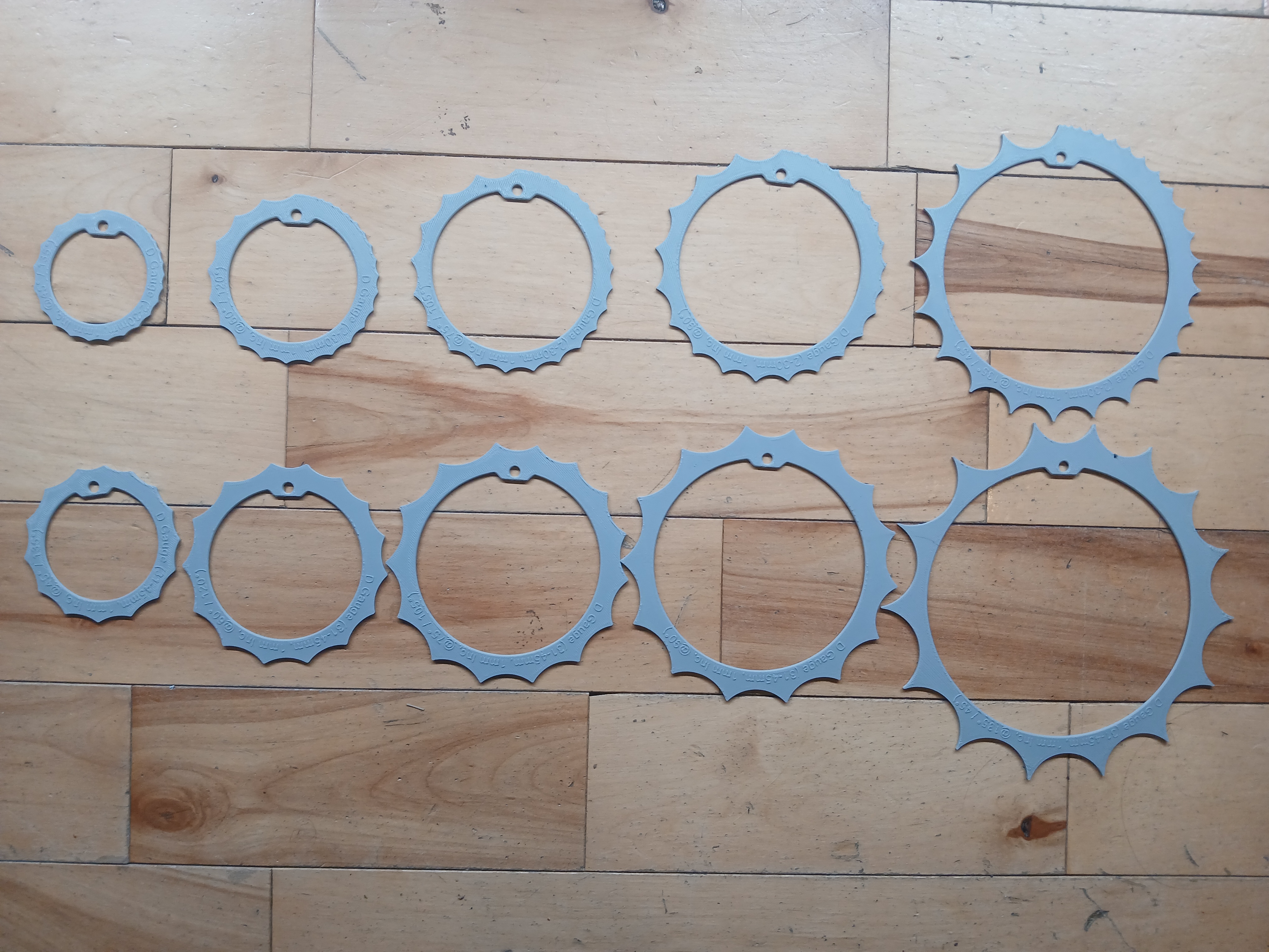 Diameter gauges 2-30mm & 31-45mm (1mm increments) with opening angle of 45°, 60°, 75°, 90° & 135°