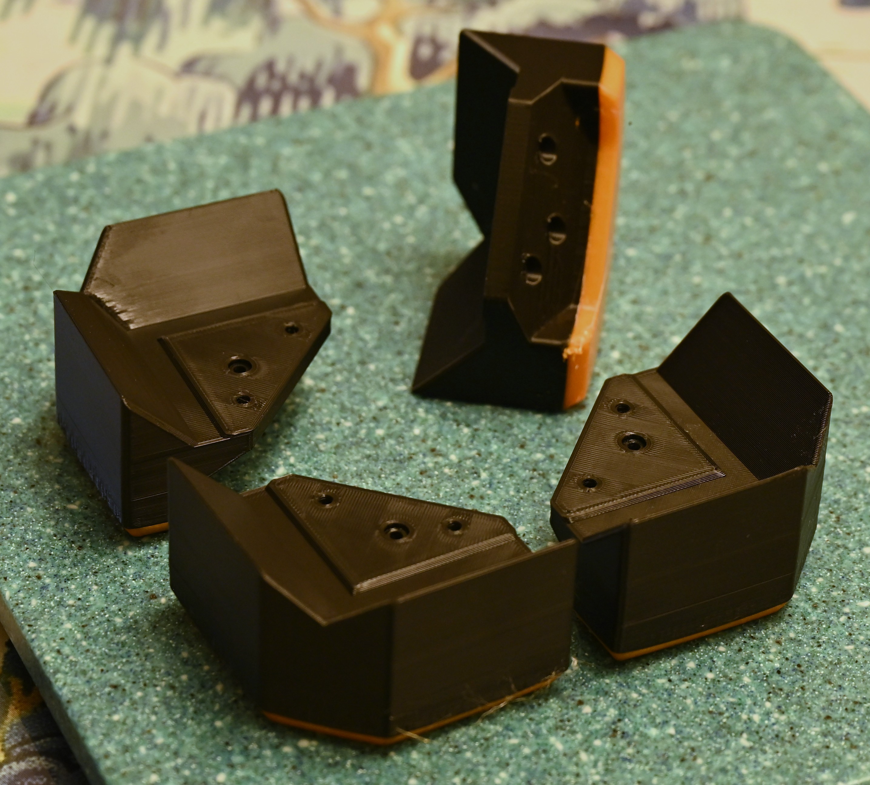 Prusa Core One vibration-damping legs, Short and Very Short, with TPU bottom and core, no supports needed