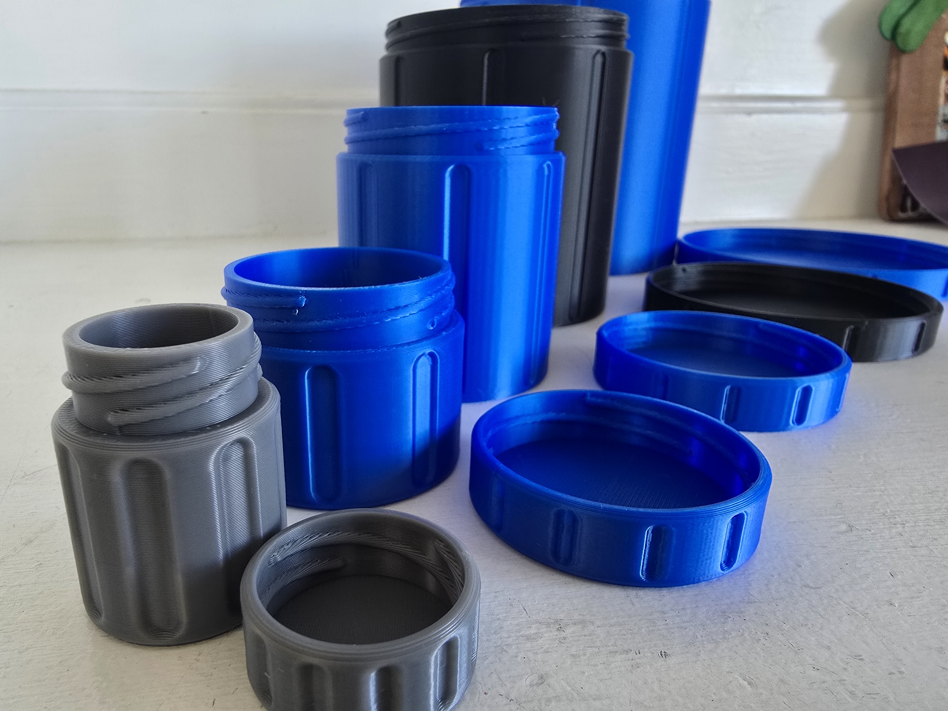 Easy-Thread Containers+Lid - Multiple Sizes d30-180mm x h30-180mm
