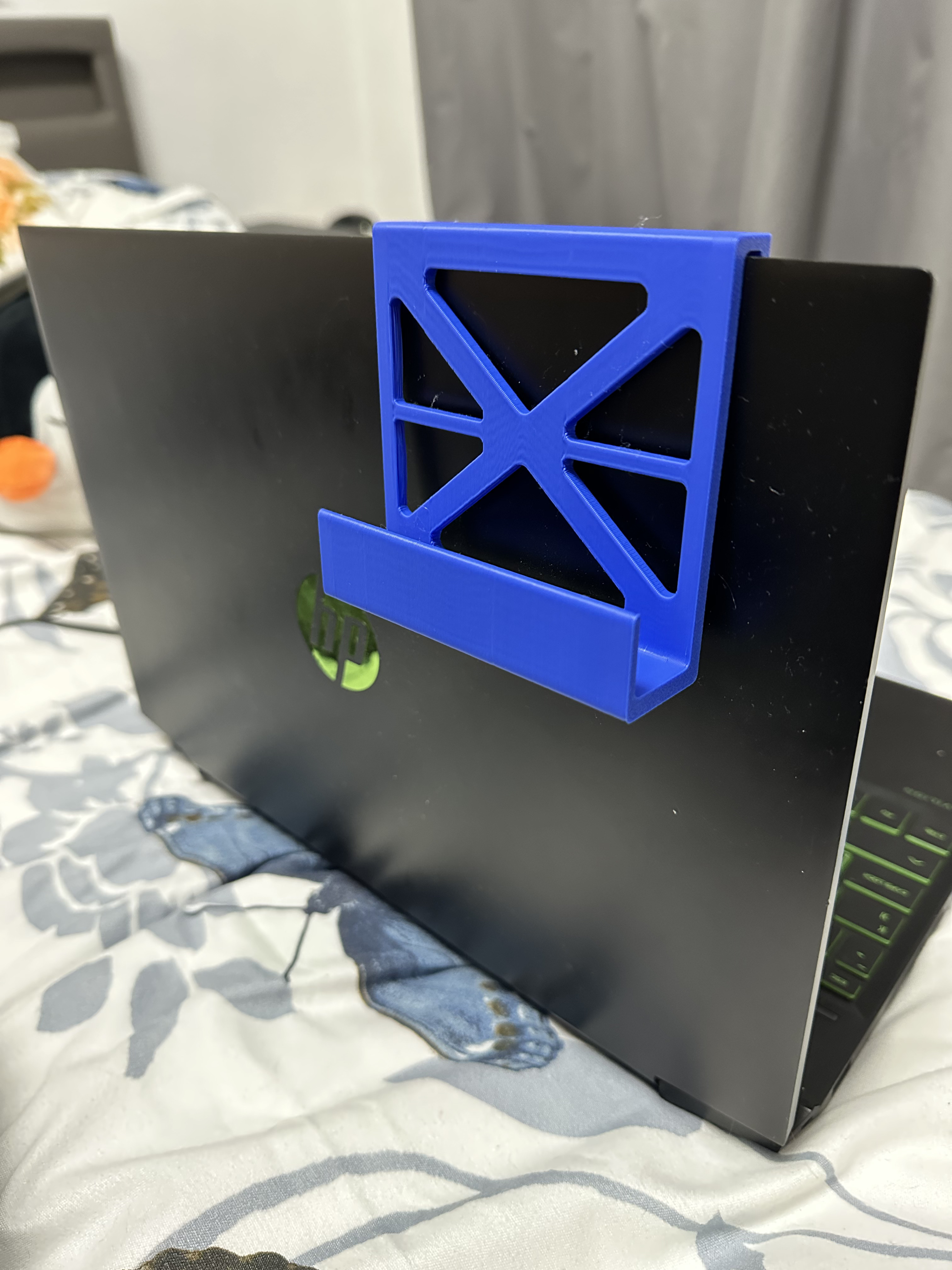 External HDD Hanger on laptop display