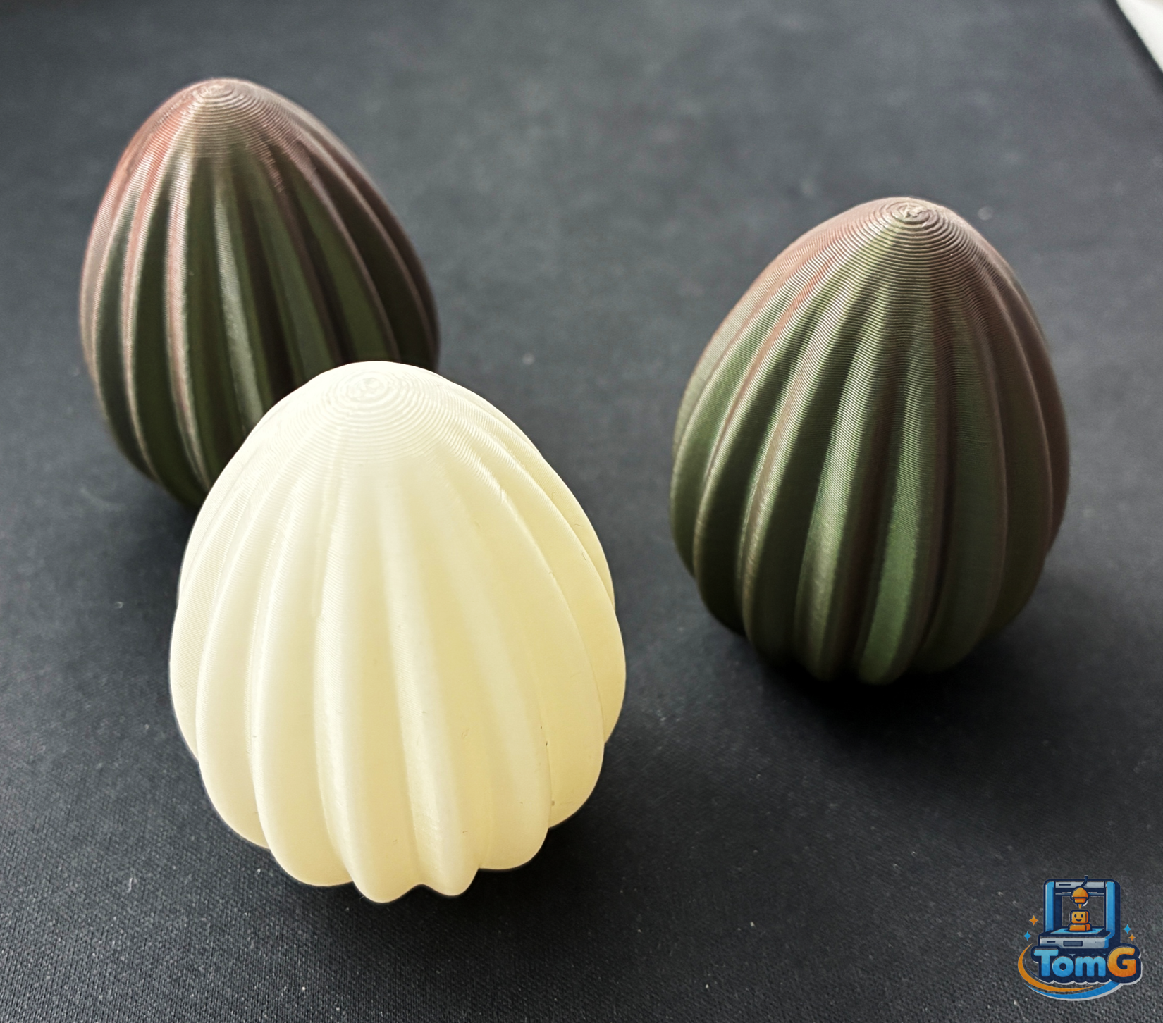 Decorative Ribbed Easter Egg - (Osterei)