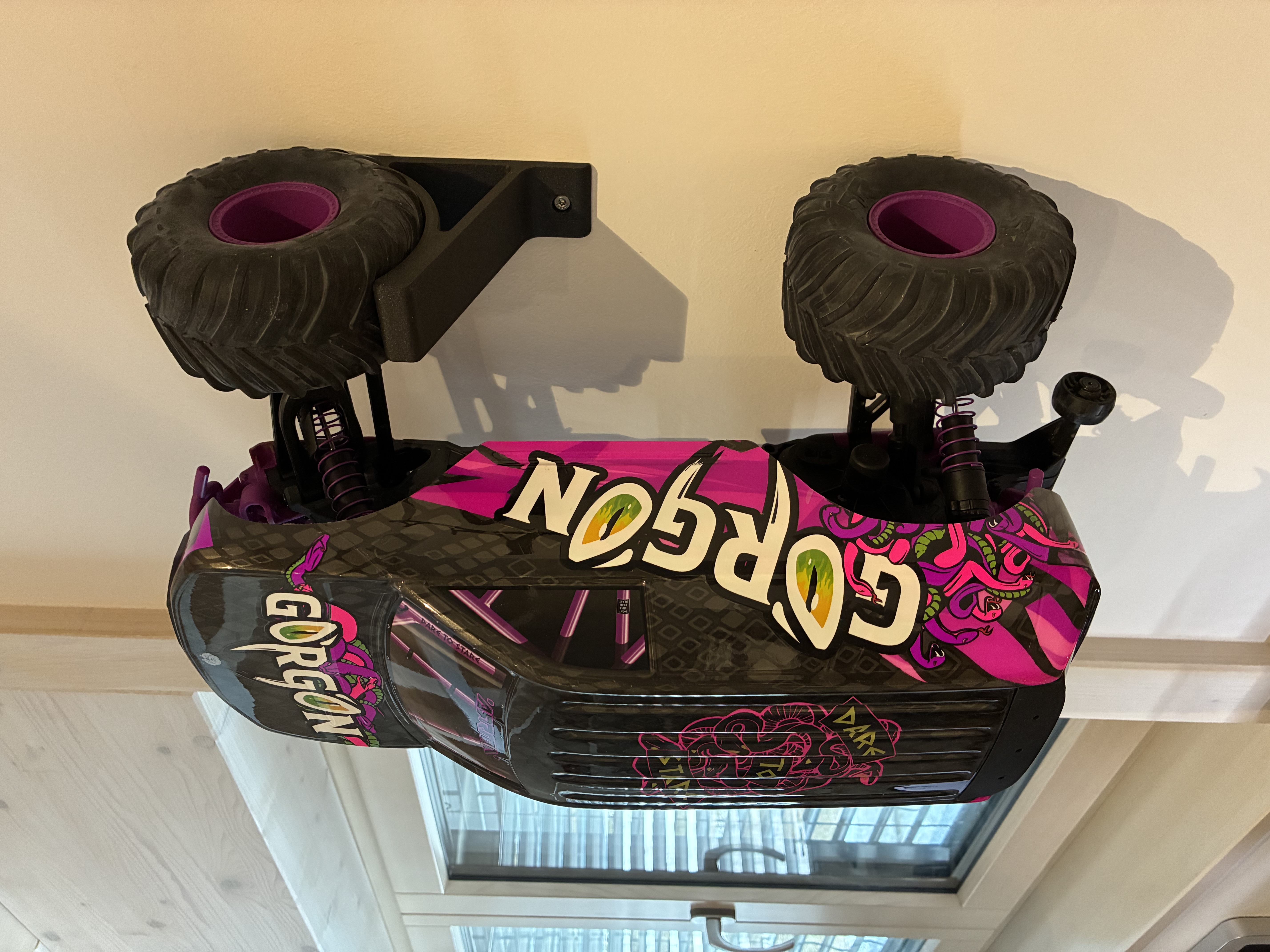 RC Car Wall Mount 130 mm / 5.1 inch Tires - 2 Versions (Arrma Gorgon, Granite, Big Rock, Quake, ...)