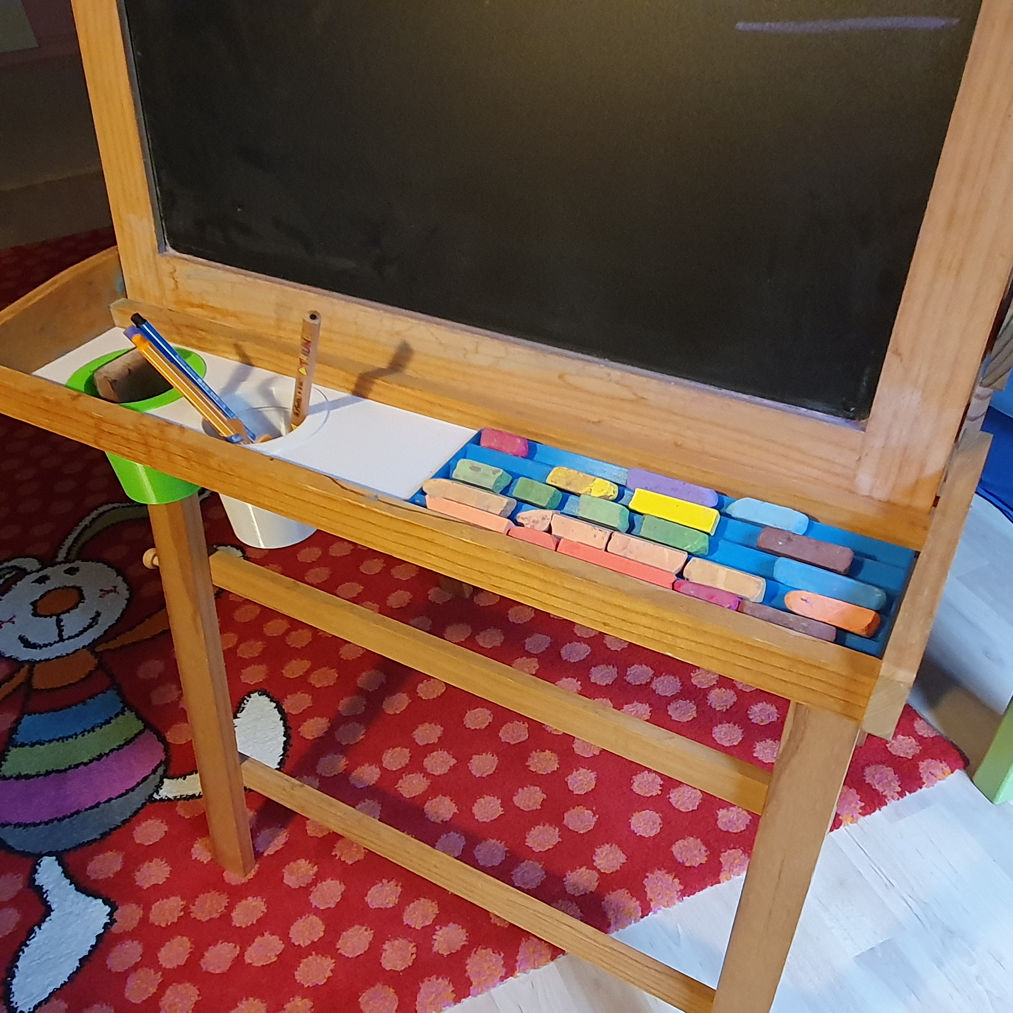 Threaded cup with holder for toy board or other thin boards eg. kitchenette (70mm hole)