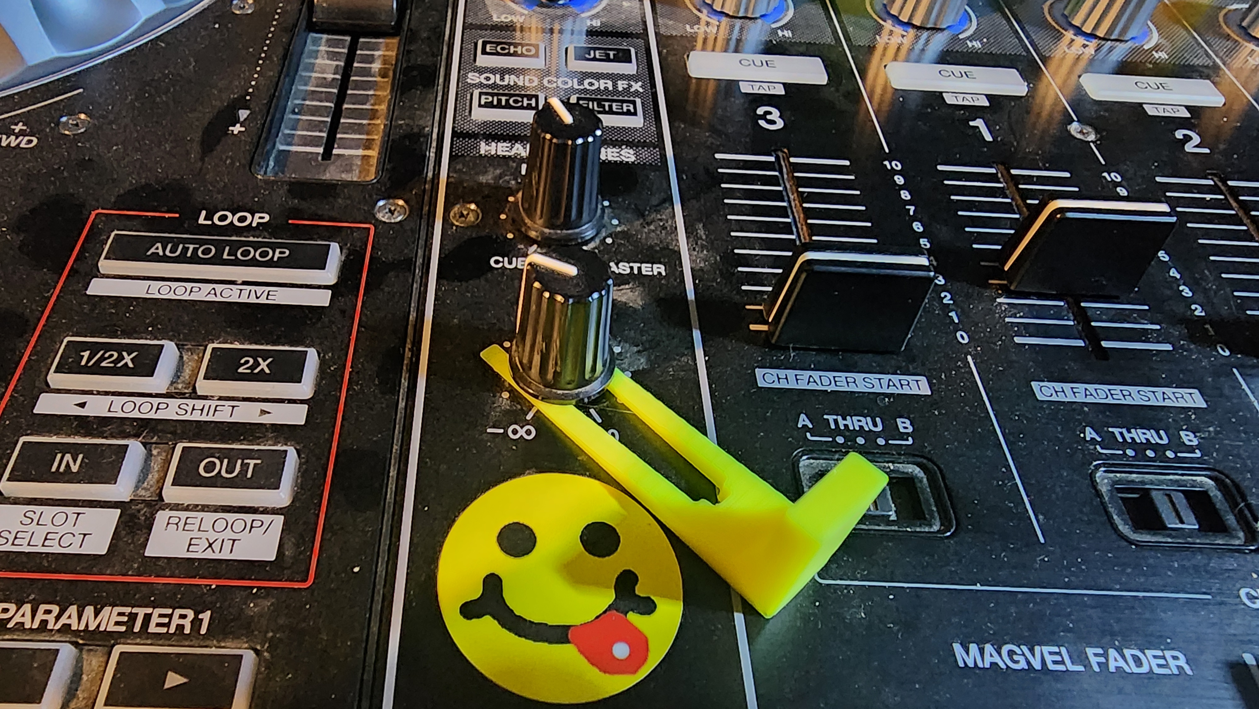 Rotary Potentiometer DJ Knob Puller Wedge for Removing and Replacing on Mixers, Controllers, Interfaces, Consoles, Amplifiers, Inboard and Outboard gear
