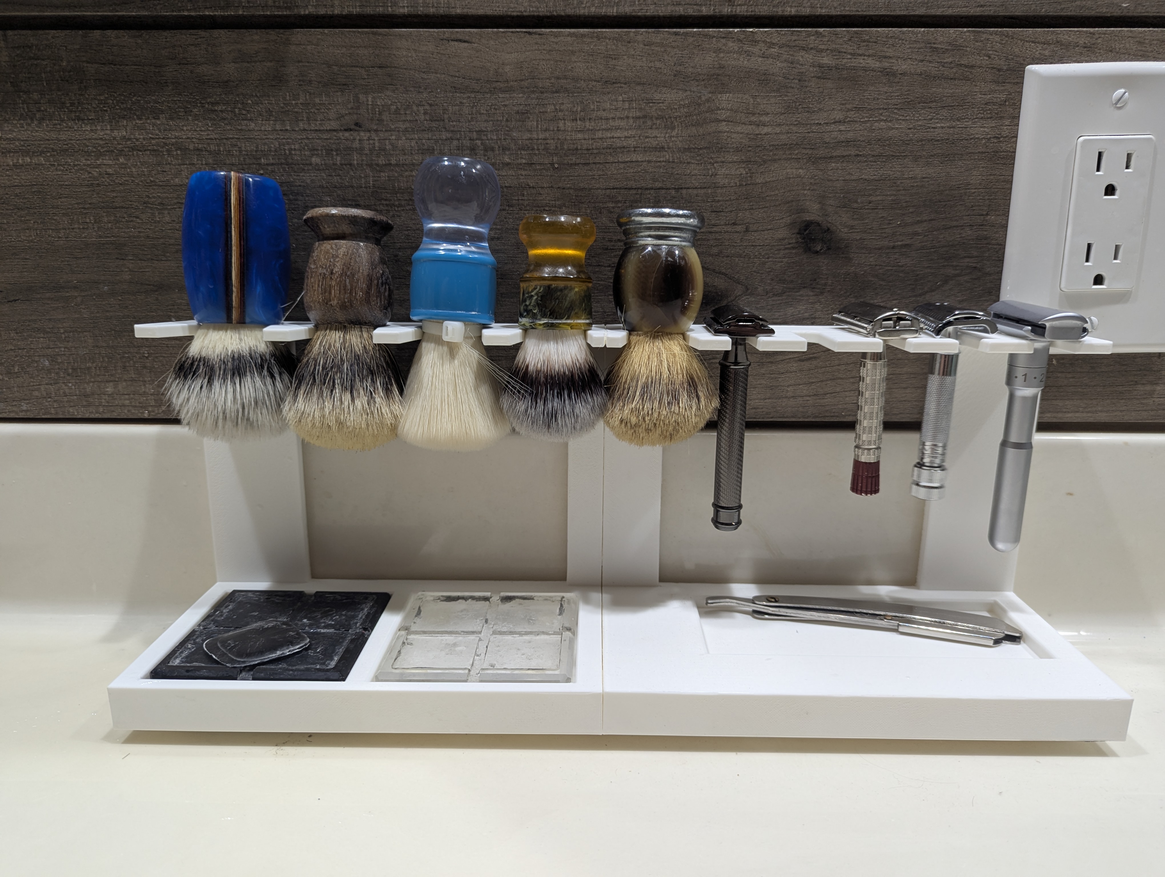 Shave Brush and Razor Srtand - 5 Brushes and 5 Razors