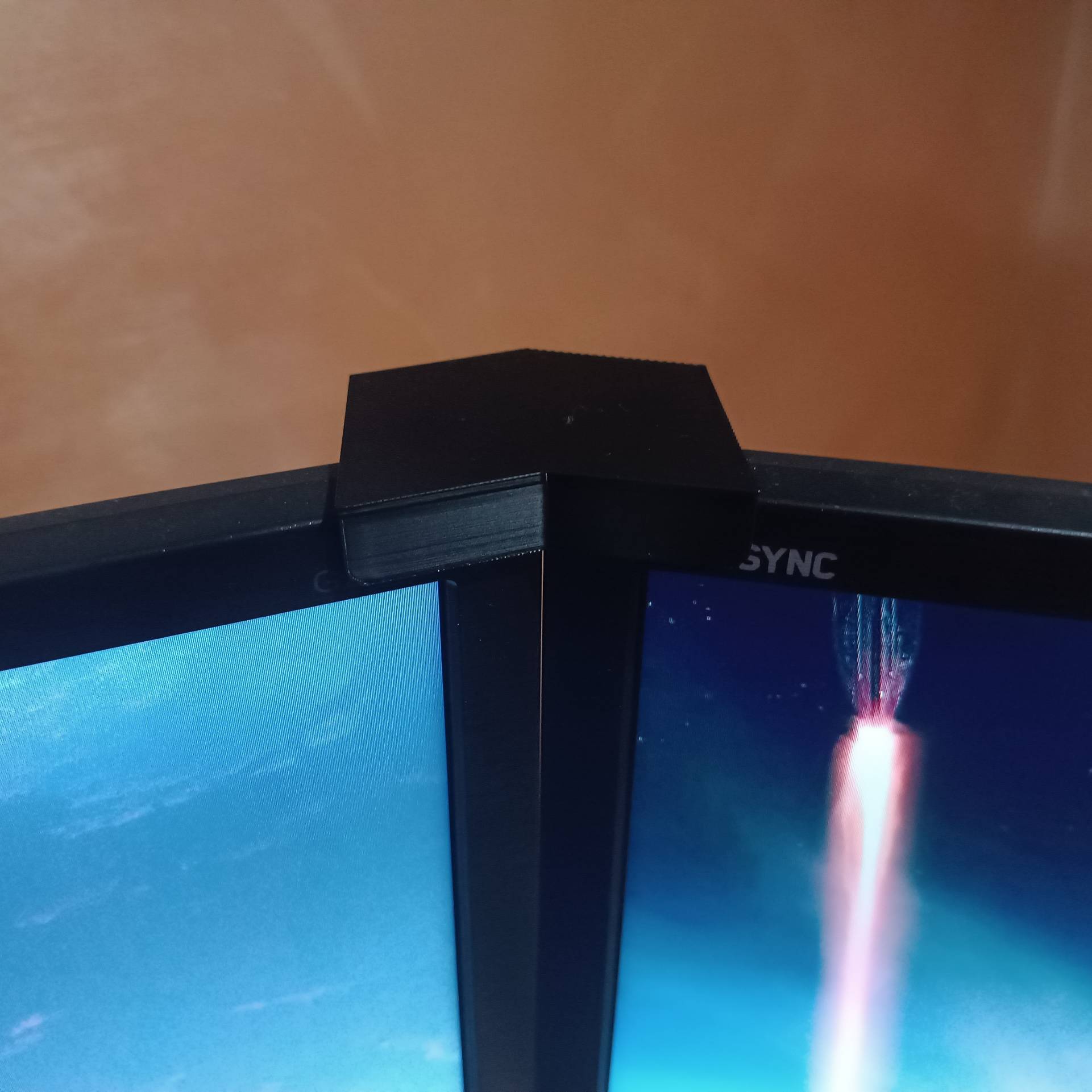 V-Lock Dual Monitor – Clip di Allineamento per Doppi Schermi